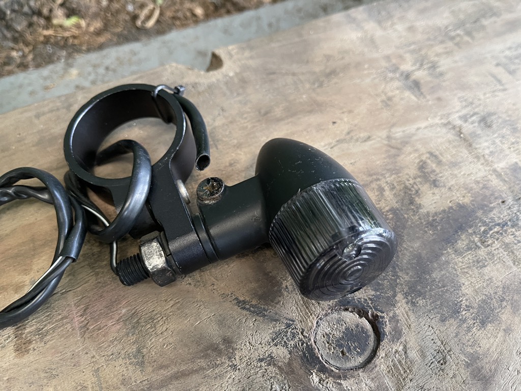 Đèn Signal DAYTONA tình trạng 80%