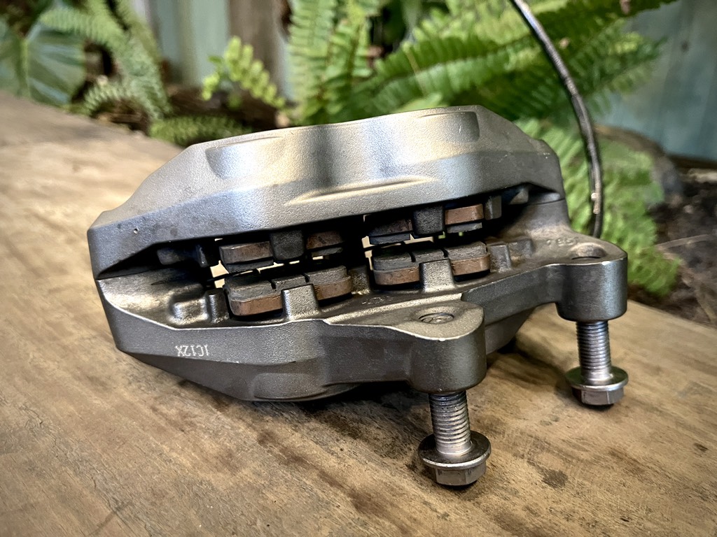 Combo phuộc & heo dầu BREMBO - TRIUMPH SPEED TWIN 900