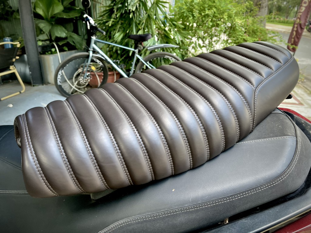 Yên liền CRAFTON ATELIER - TRIUMPH SCRAMBLER 1200 tình trạng 90%