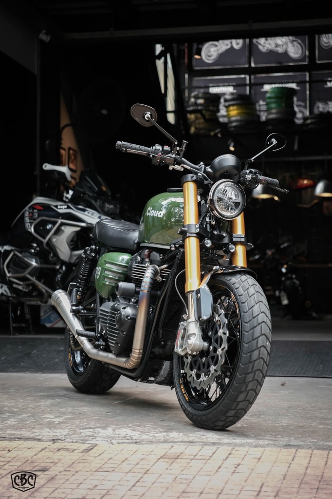 TRIUMPH STREET TWIN 2021 - ODO 6000km