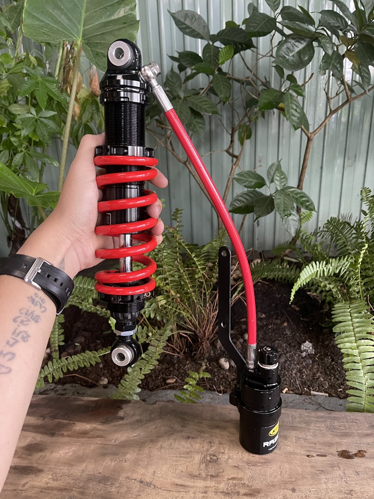 Phuộc sau KTECH - TRIUMPH TRIDENT 660