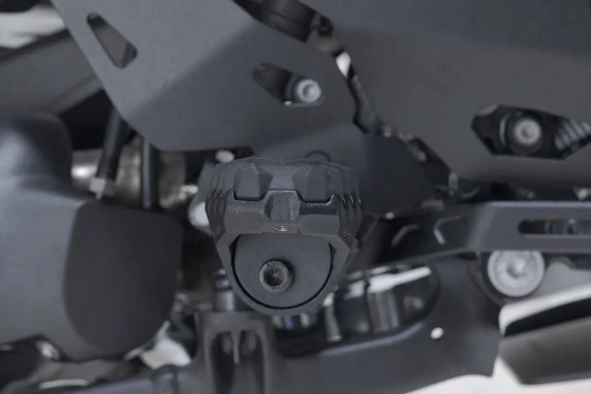 Gác chân trước Sw Motech Evo cho BMW R1300 GS/ GSA - 666KG