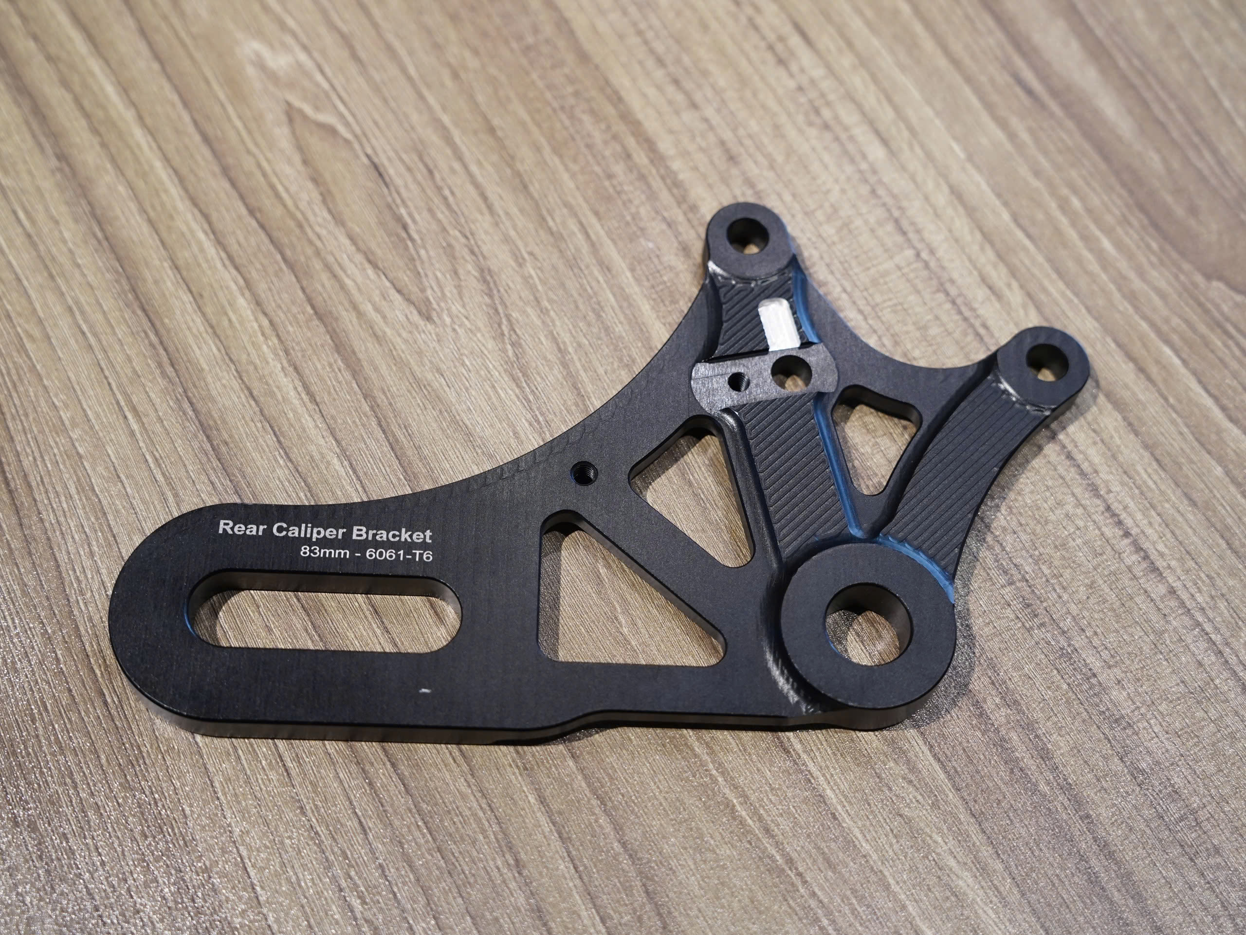 Pát heo sau CNC đen - 170