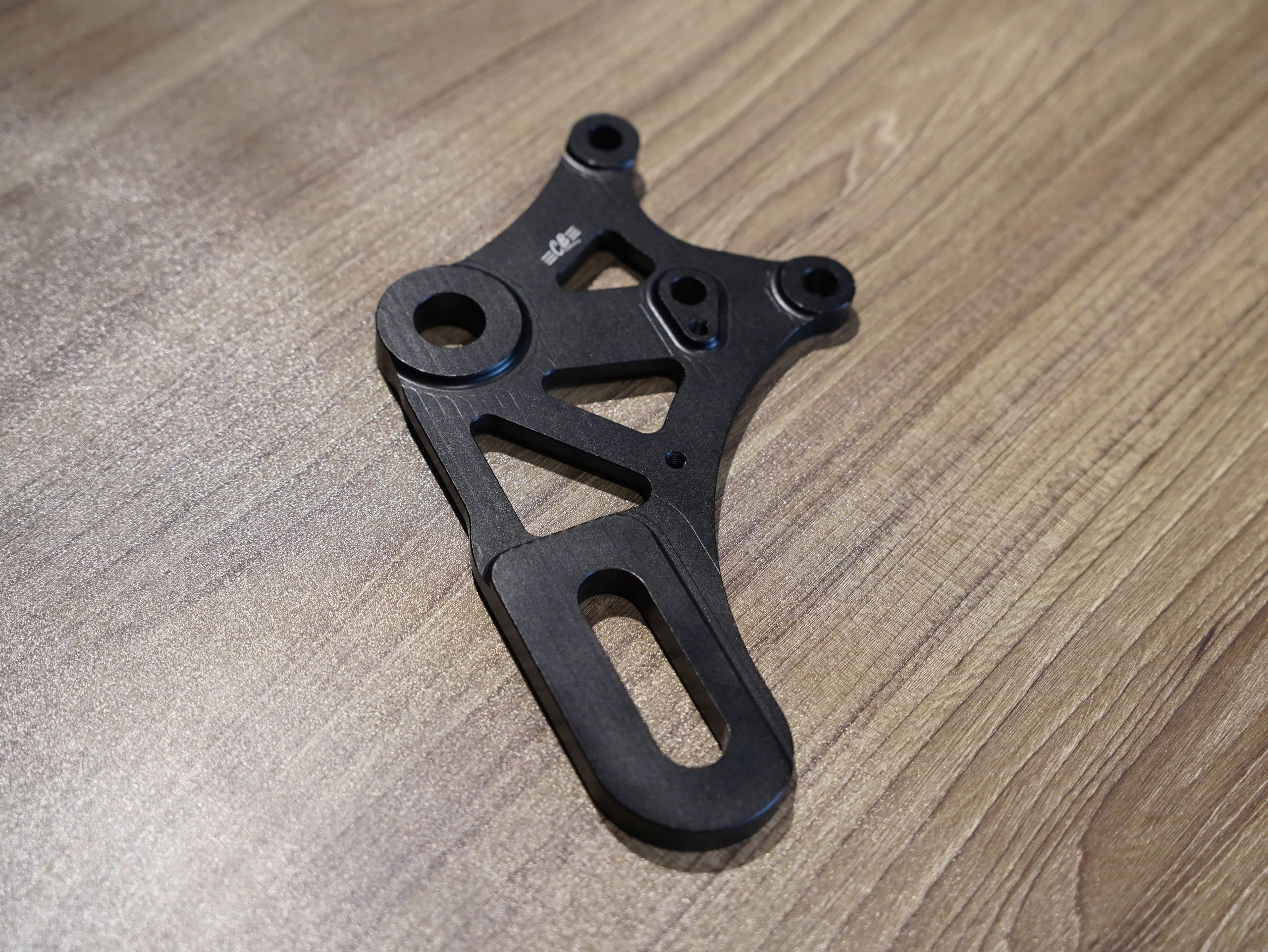 Pát heo sau CNC đen - 170