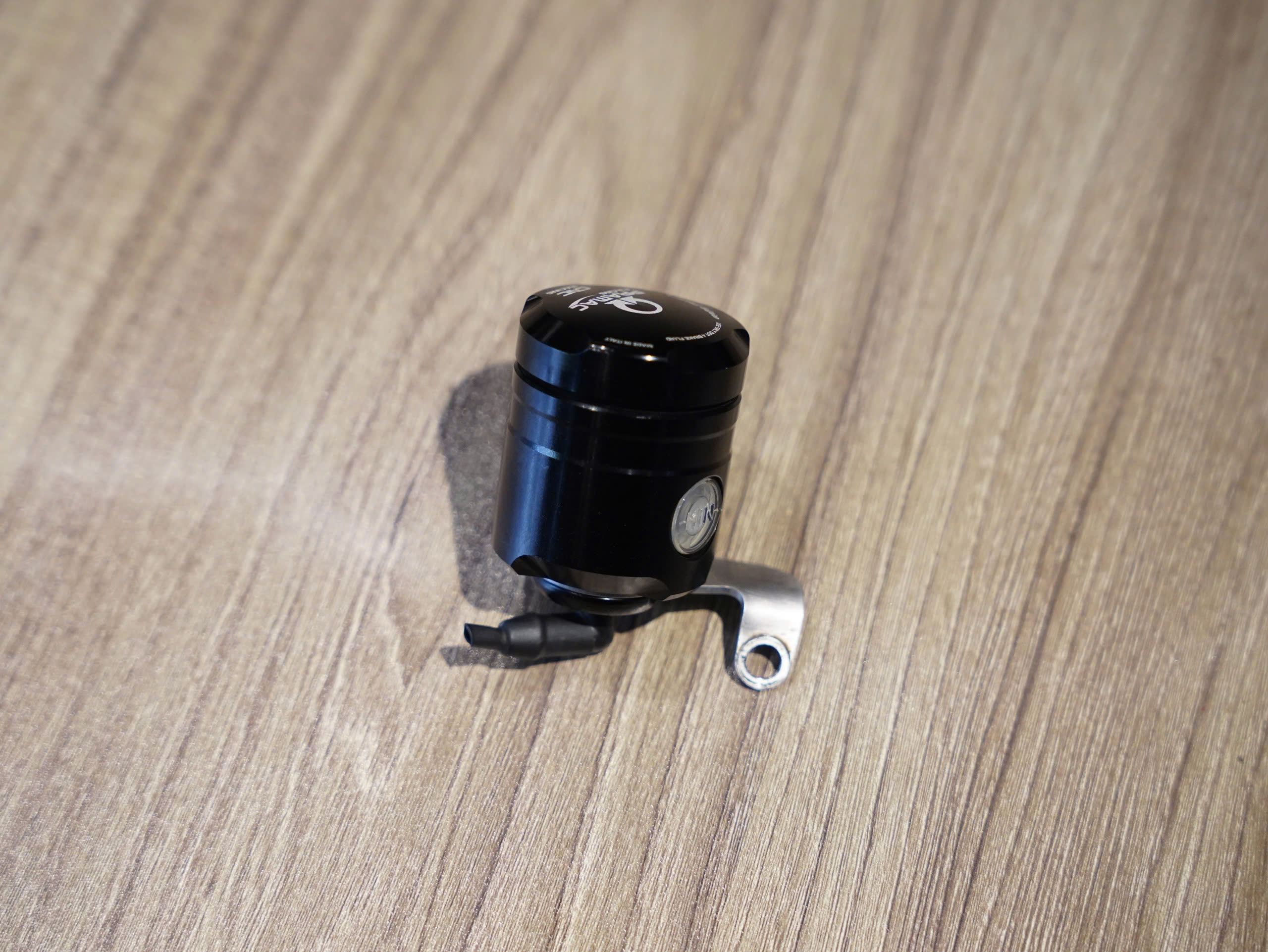 Bình dầu Pramac CNC đen - 169