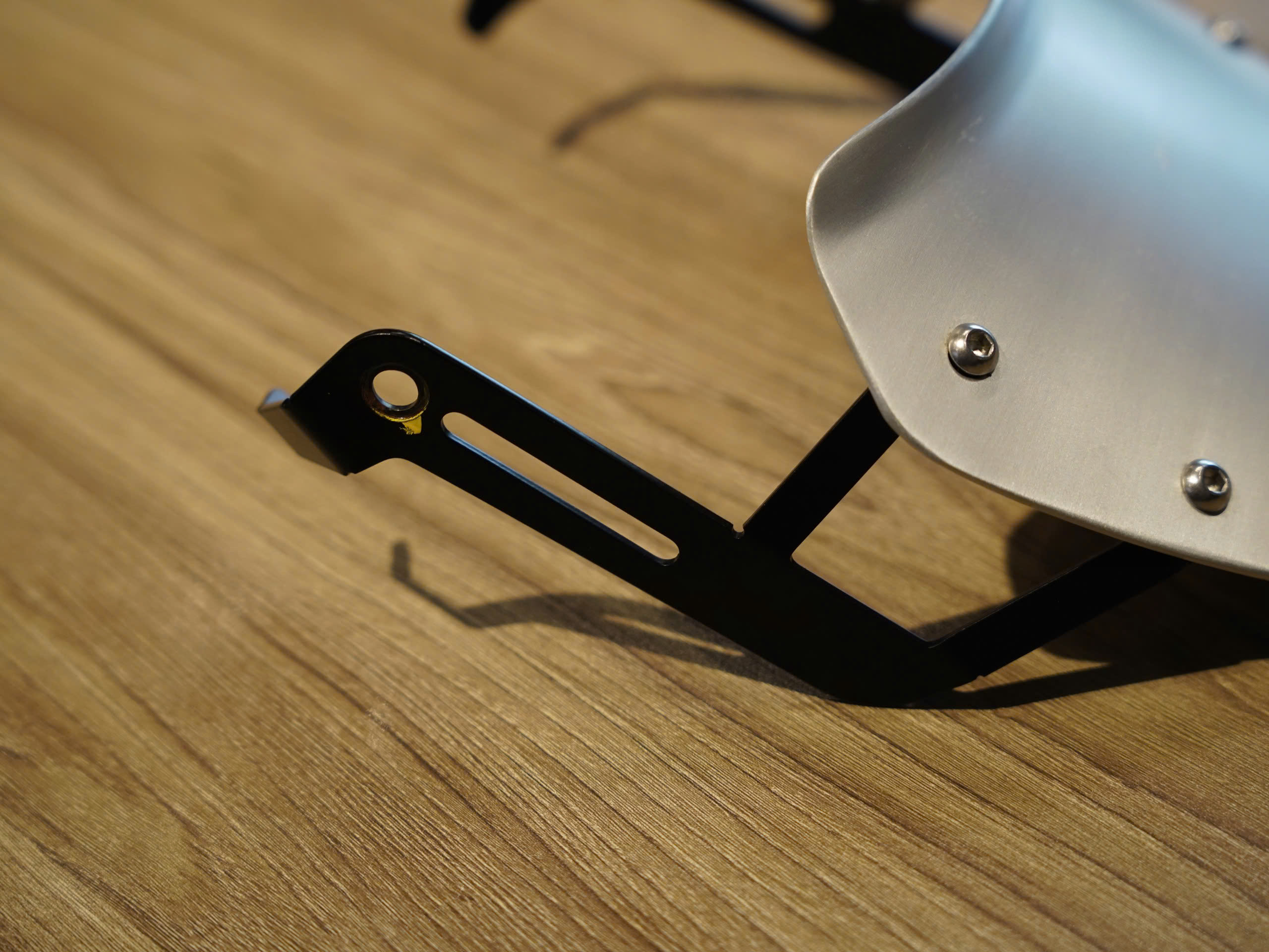 Mão Triumph scrambler 900 màu bạc - 148