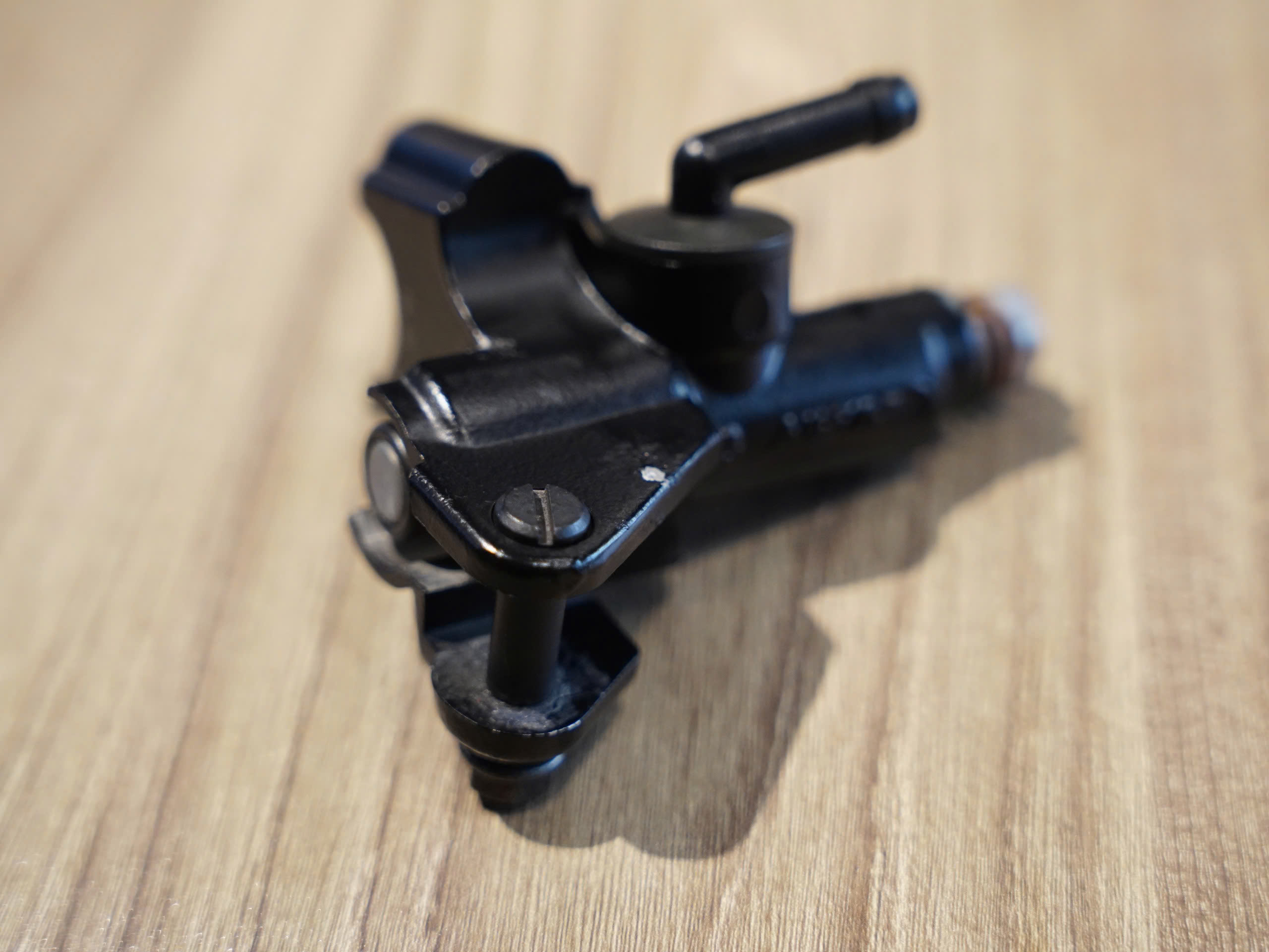 Cùm thắng Nissin đen (không tay) - 171