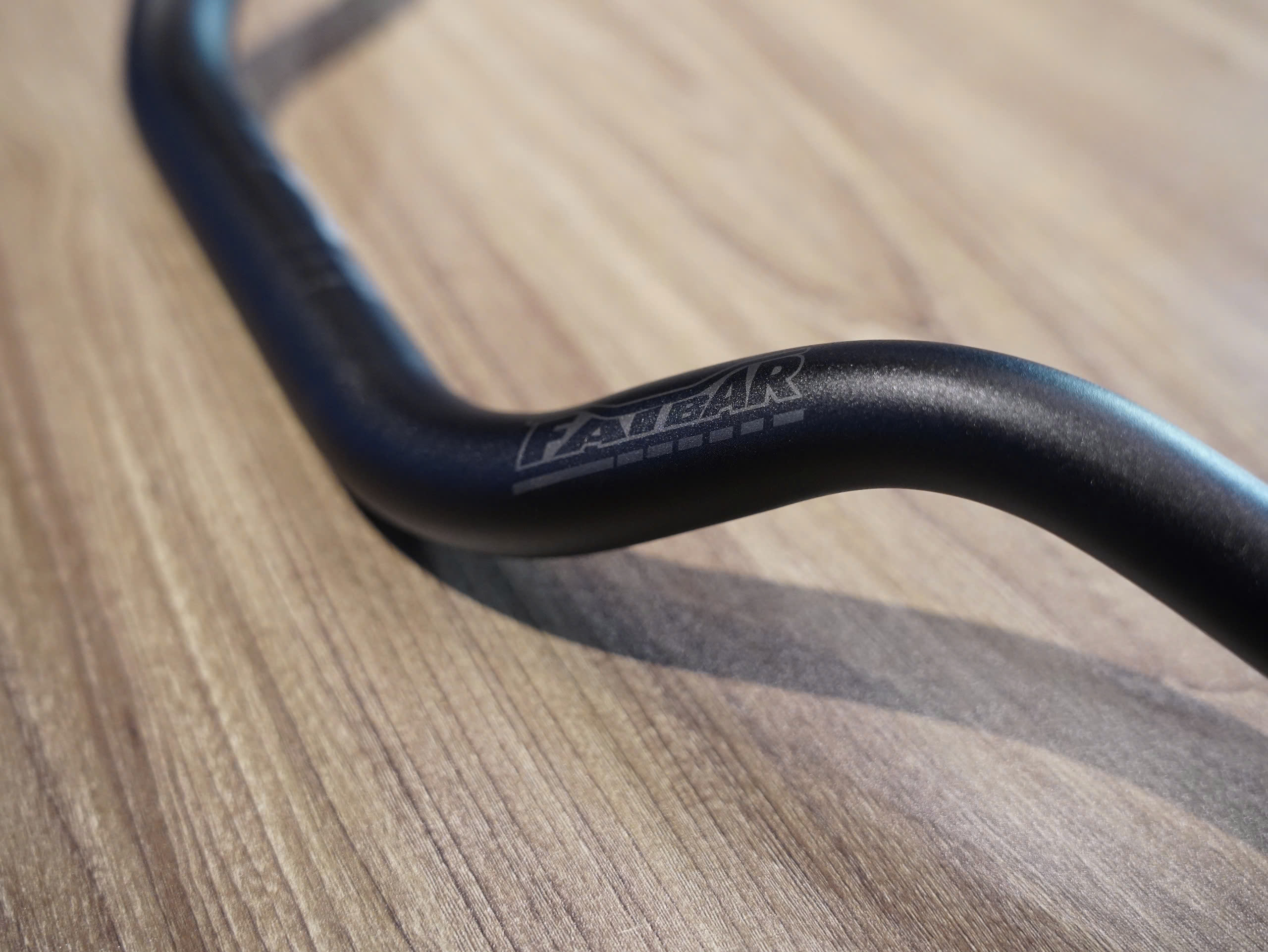 Ghi đong Renthal Fatbar đen nhám 28mm - 145