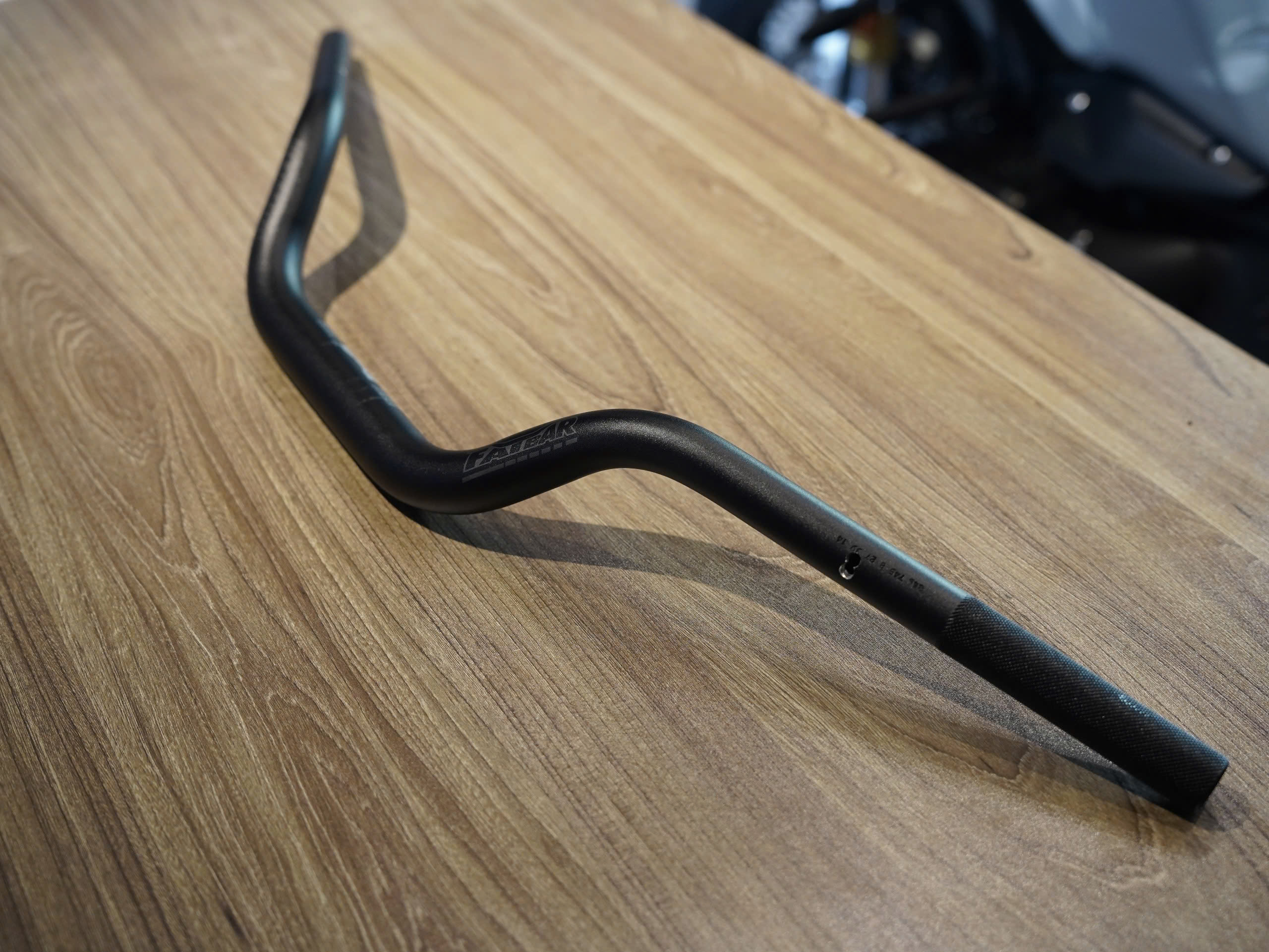 Ghi đong Renthal Fatbar đen nhám 28mm - 145