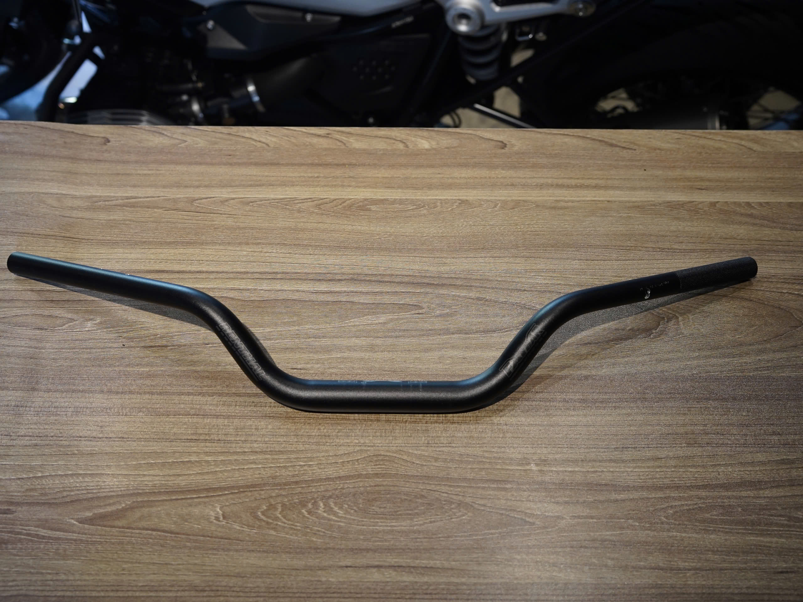 Ghi đong Renthal Fatbar đen nhám 28mm - 145