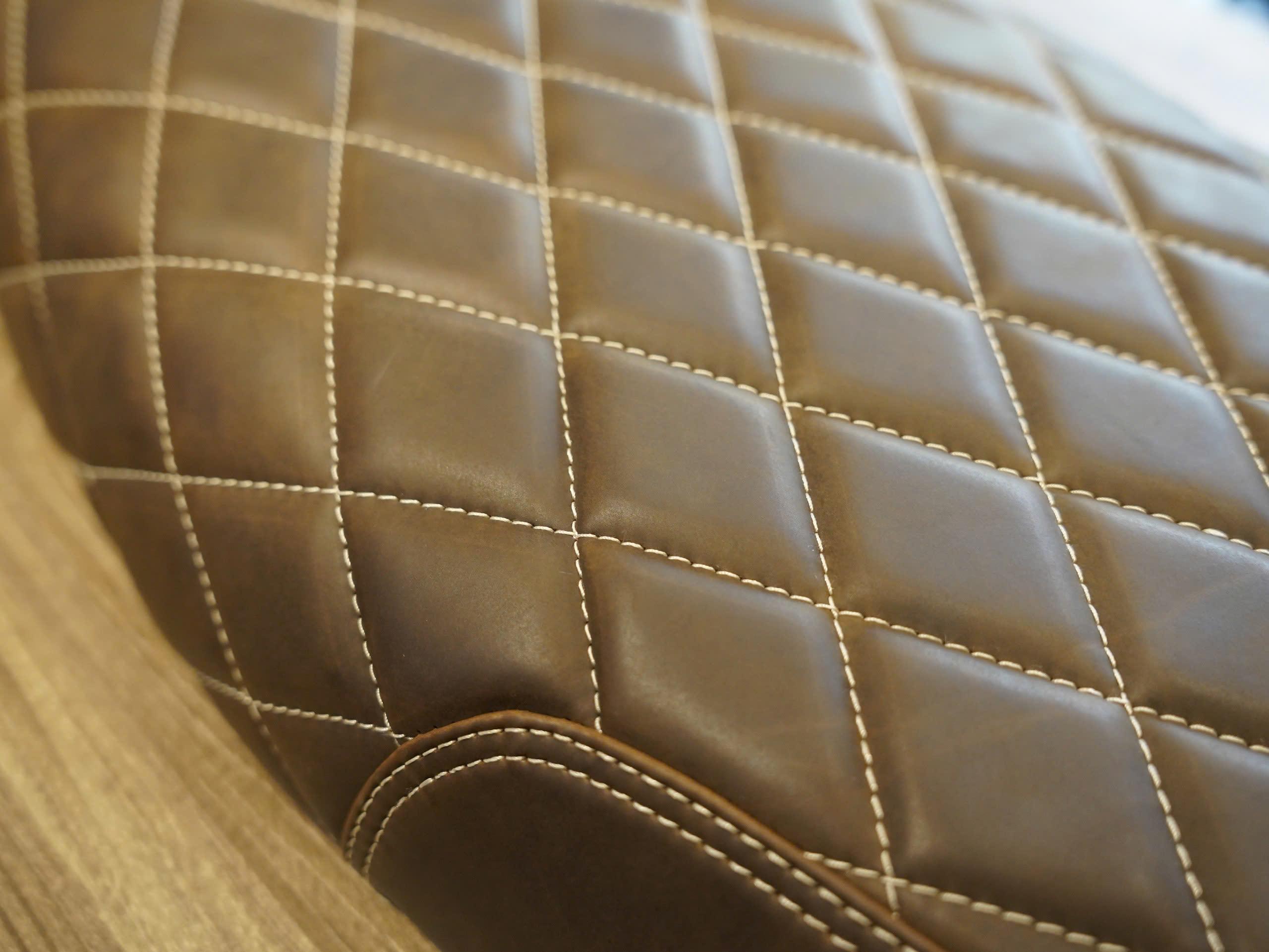 Yên Mjmotor Triumph T120 nâu ( mới 100%) - 164