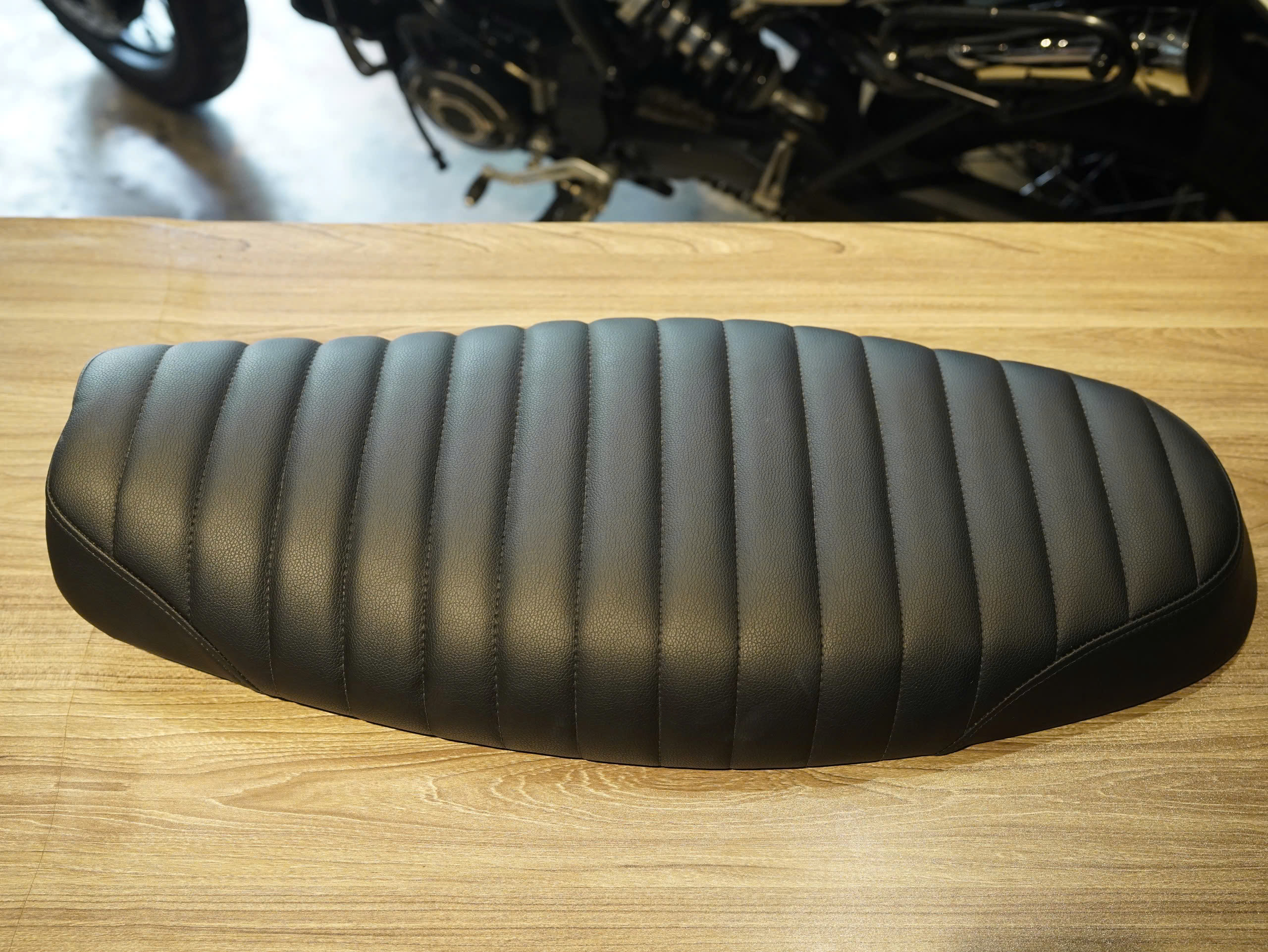 Yên Triumph chính hãng may da lại - 161 KG