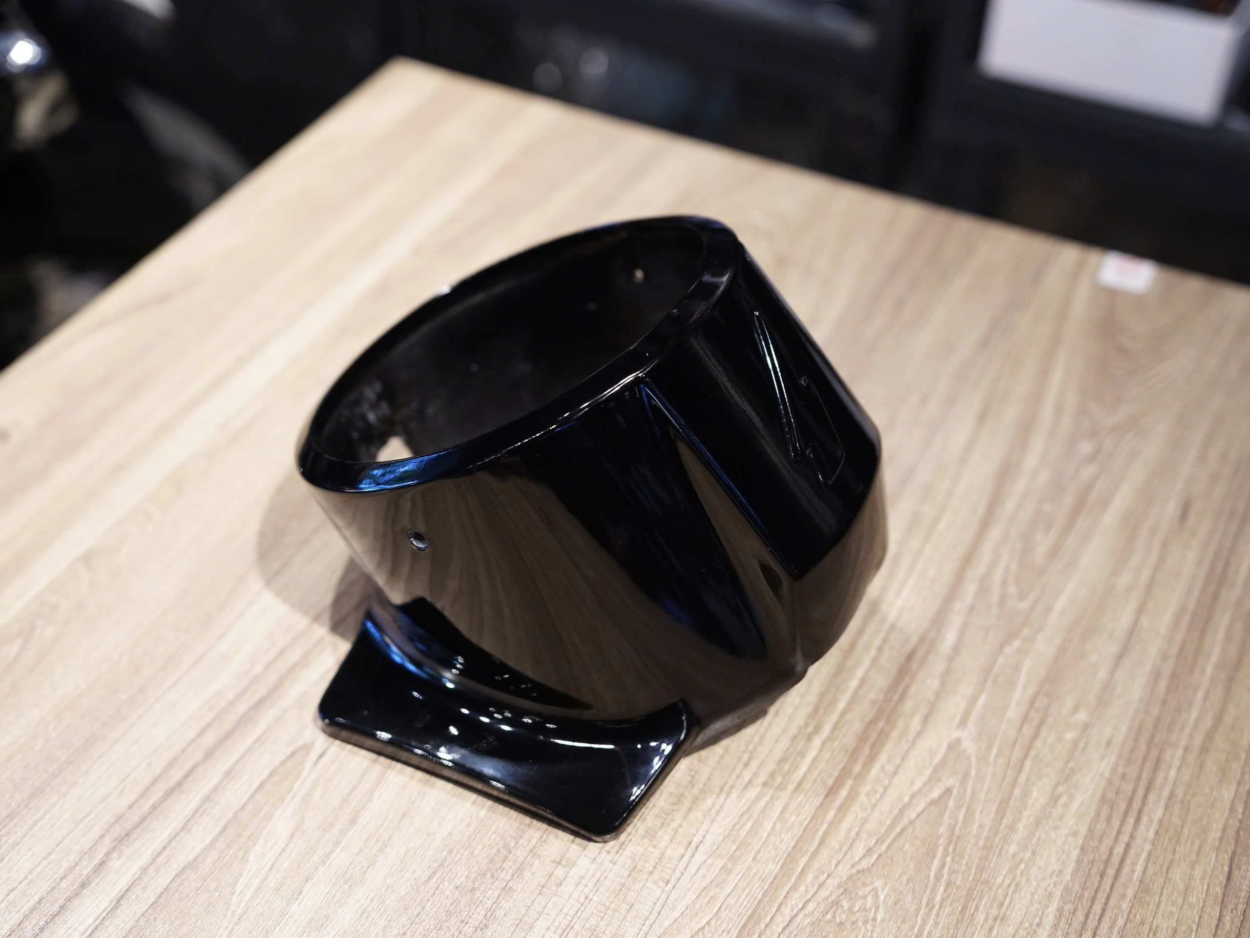 Ốp đầu đèn Custom BMW Rninet đen bóng - 184 KG