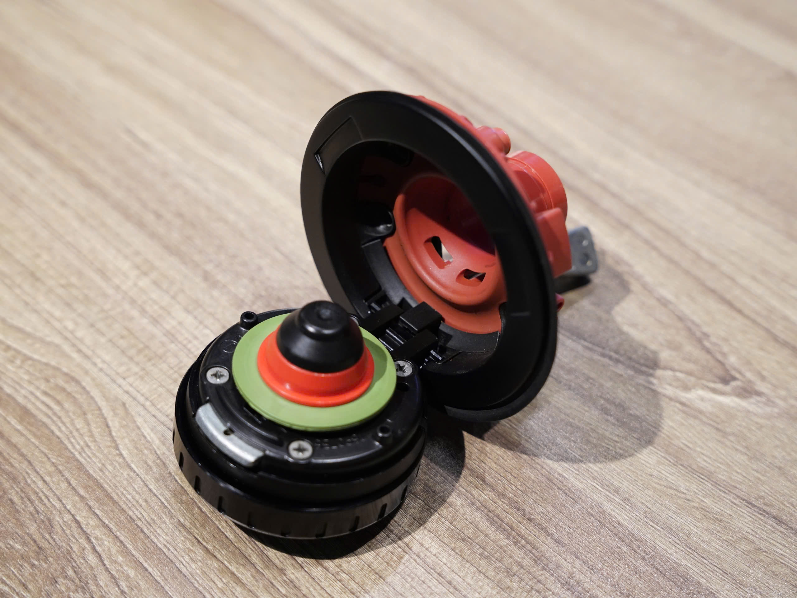 Bộ nắp bình xăng BMW Rninet đen  - 189 KG