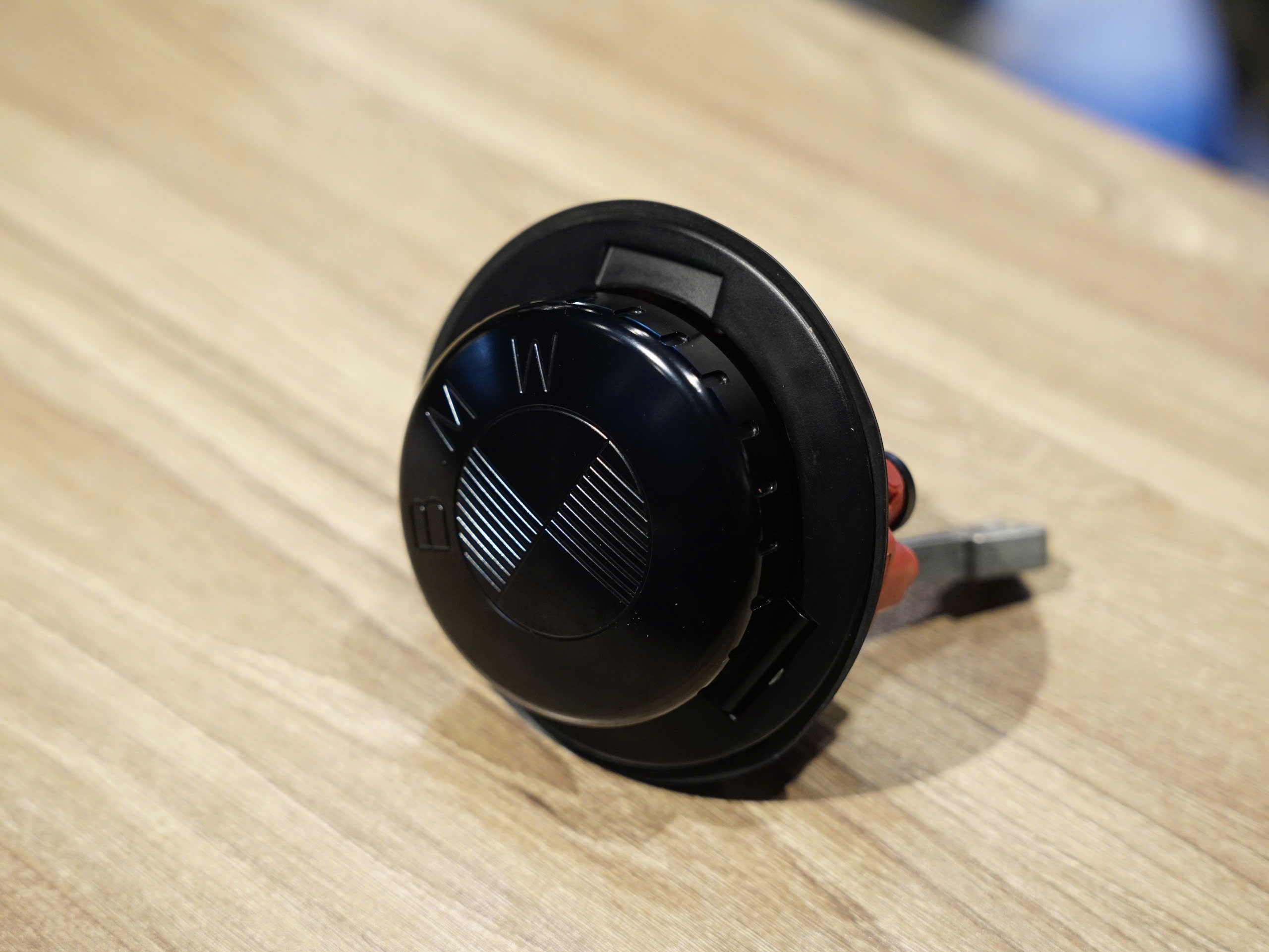 Bộ nắp bình xăng BMW Rninet đen  - 189 KG