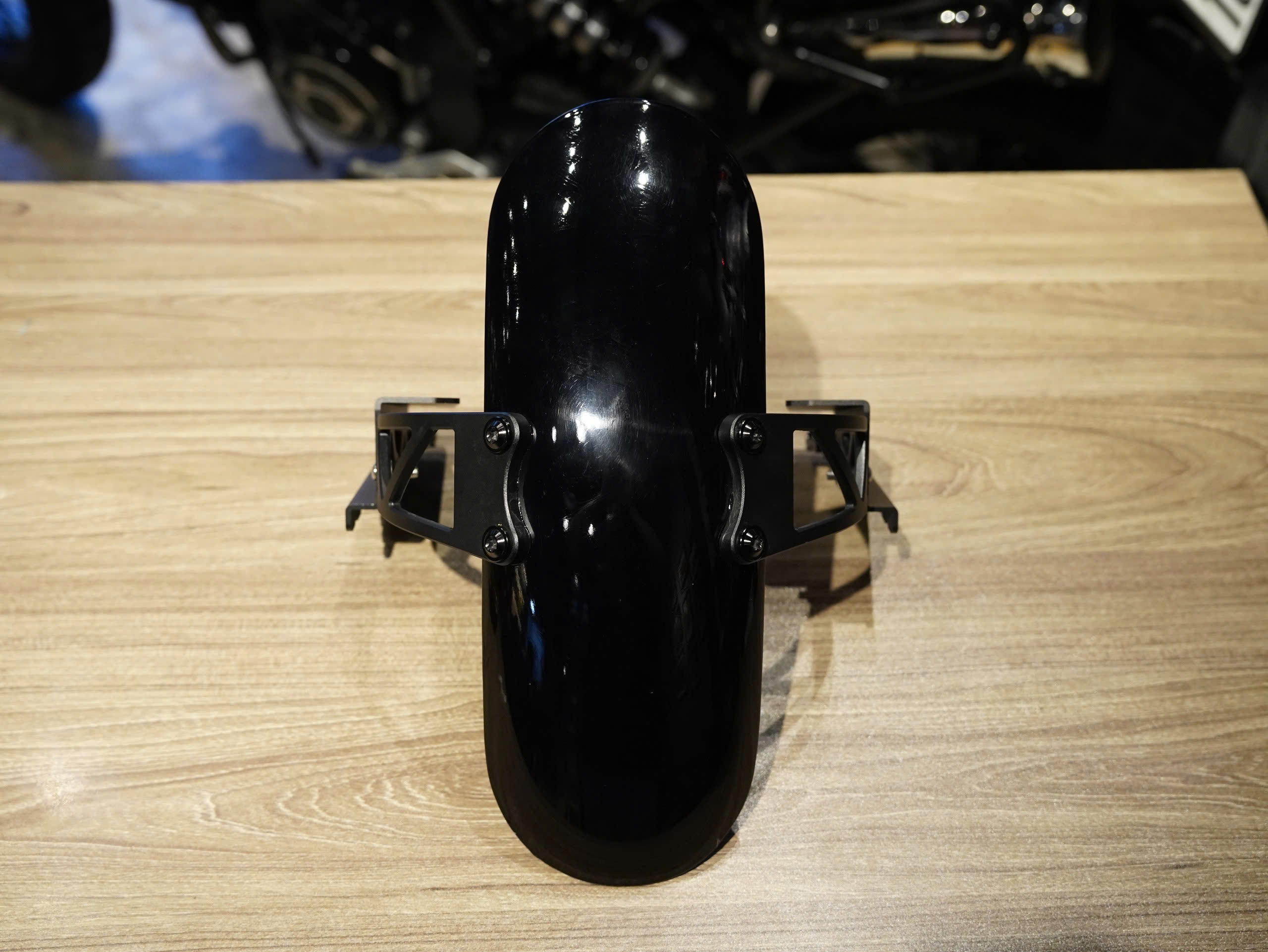 Dè trước đồ chơi BMW Rninet đen bóng - 185 KG