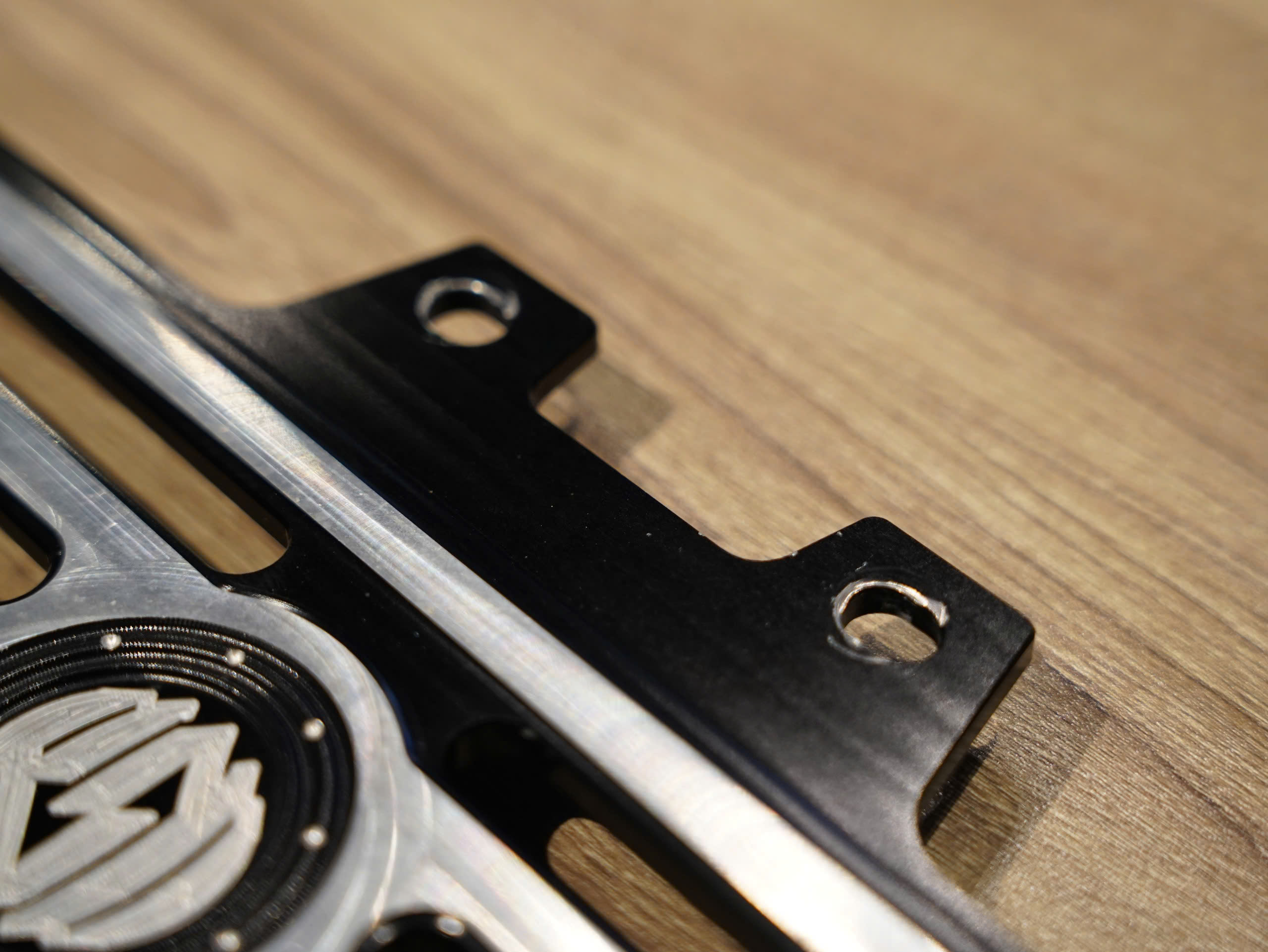 Bảo vệ két nhớt BMW Rninet Roland Sands - 190 KG