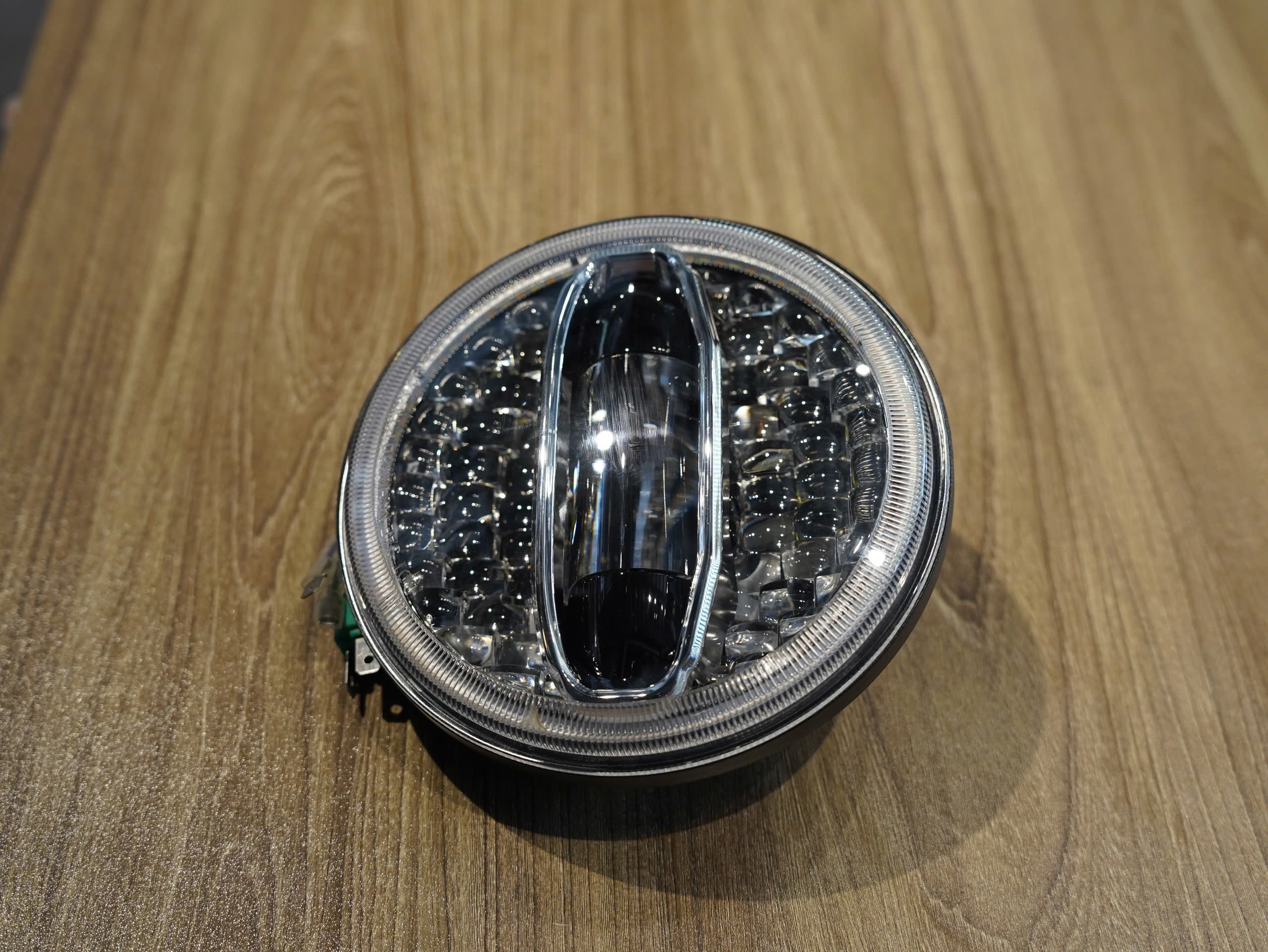 Đèn pha LED Tun 760 - 286