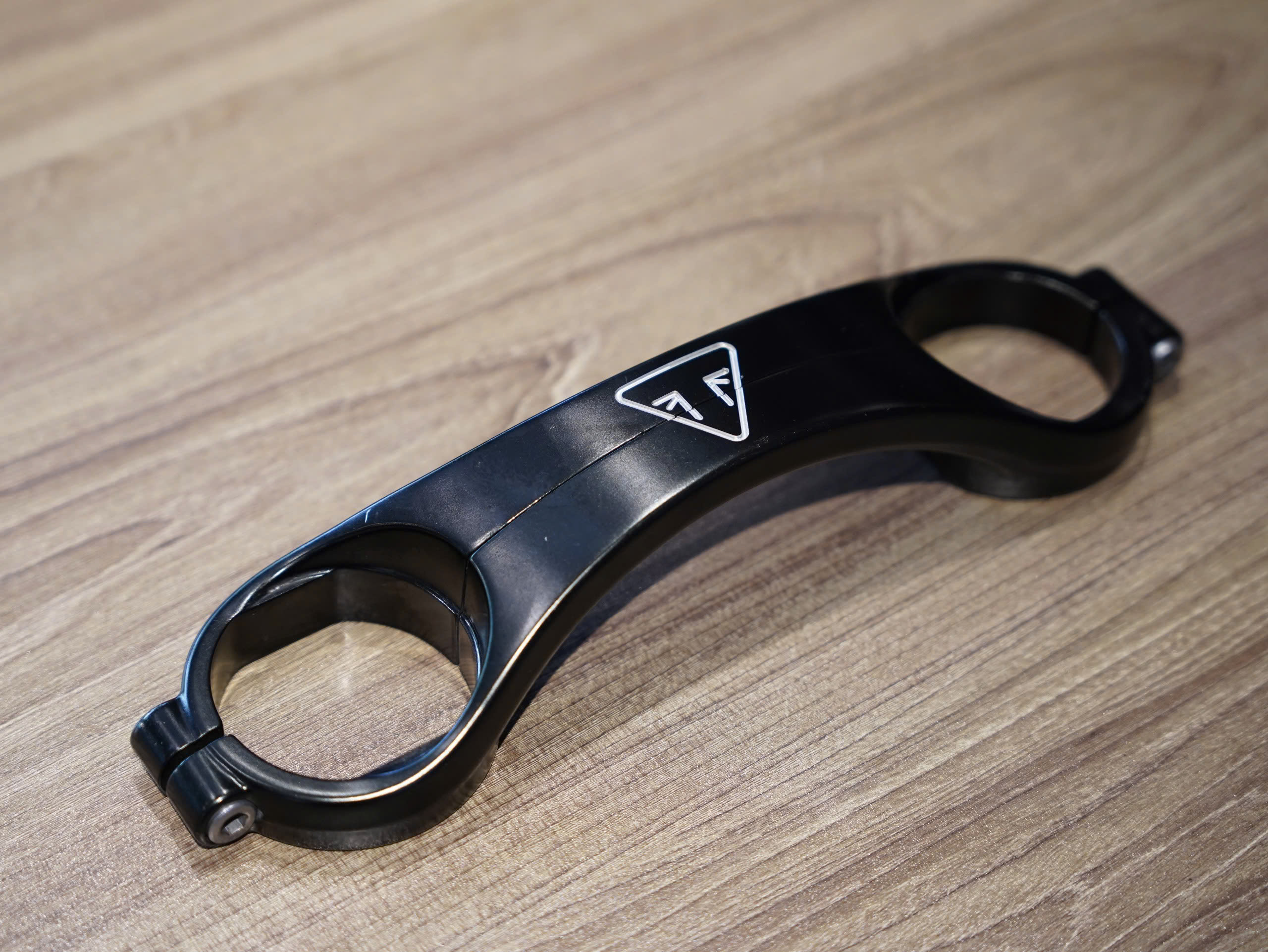 Dằn phuộc Triumph - 227 KG