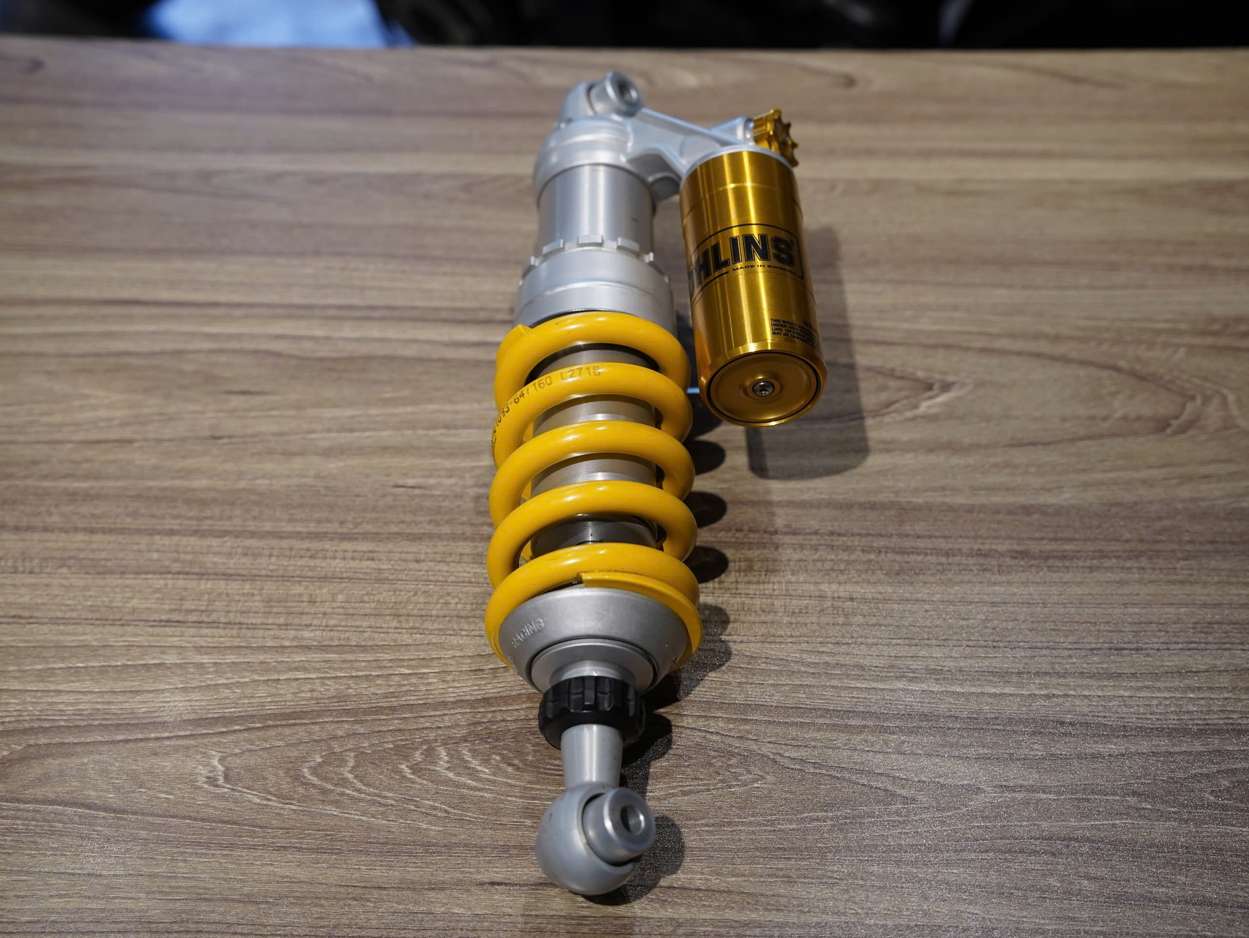 Phuộc sau Ohlin cho BMW Rninet vàng - 294 KG