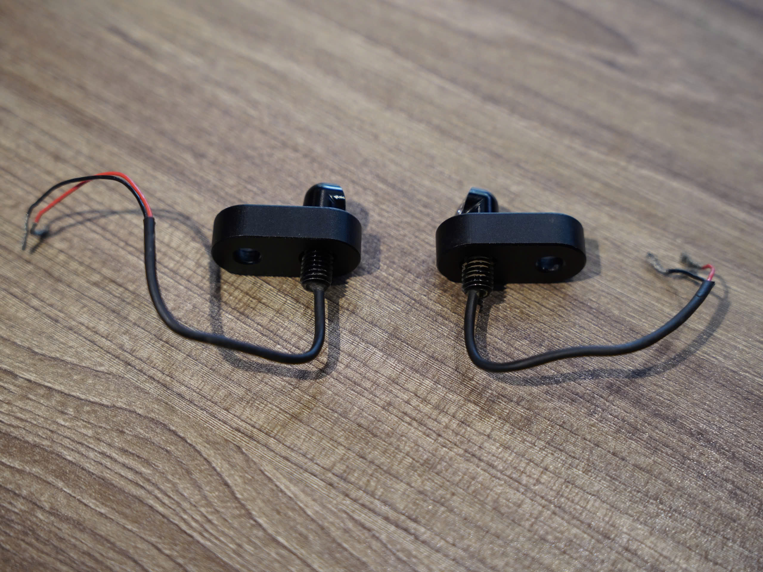 Cặp xi nhan motogadget Tens1 kèm pat - 287