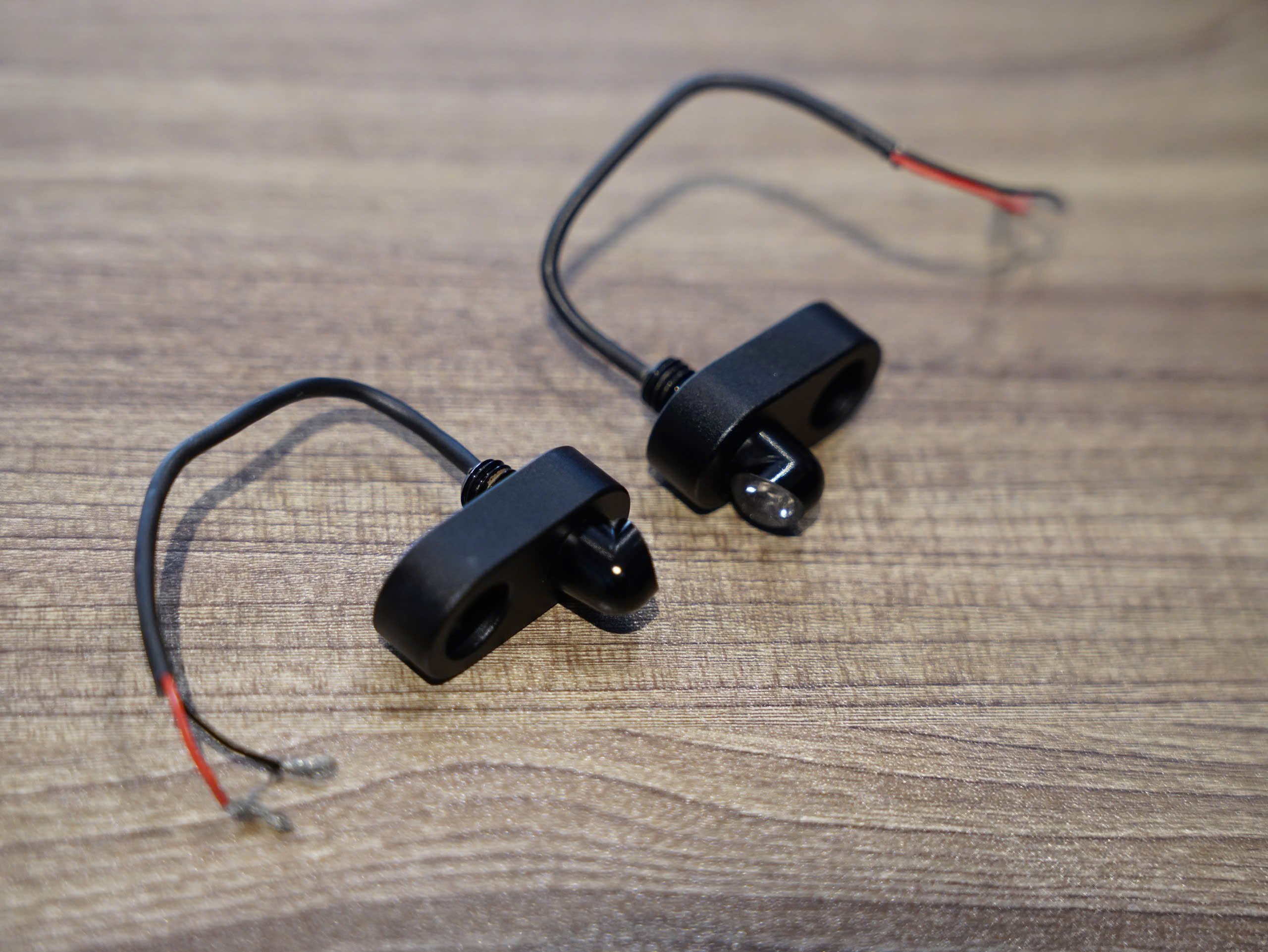 Cặp xi nhan motogadget Tens1 kèm pat - 287