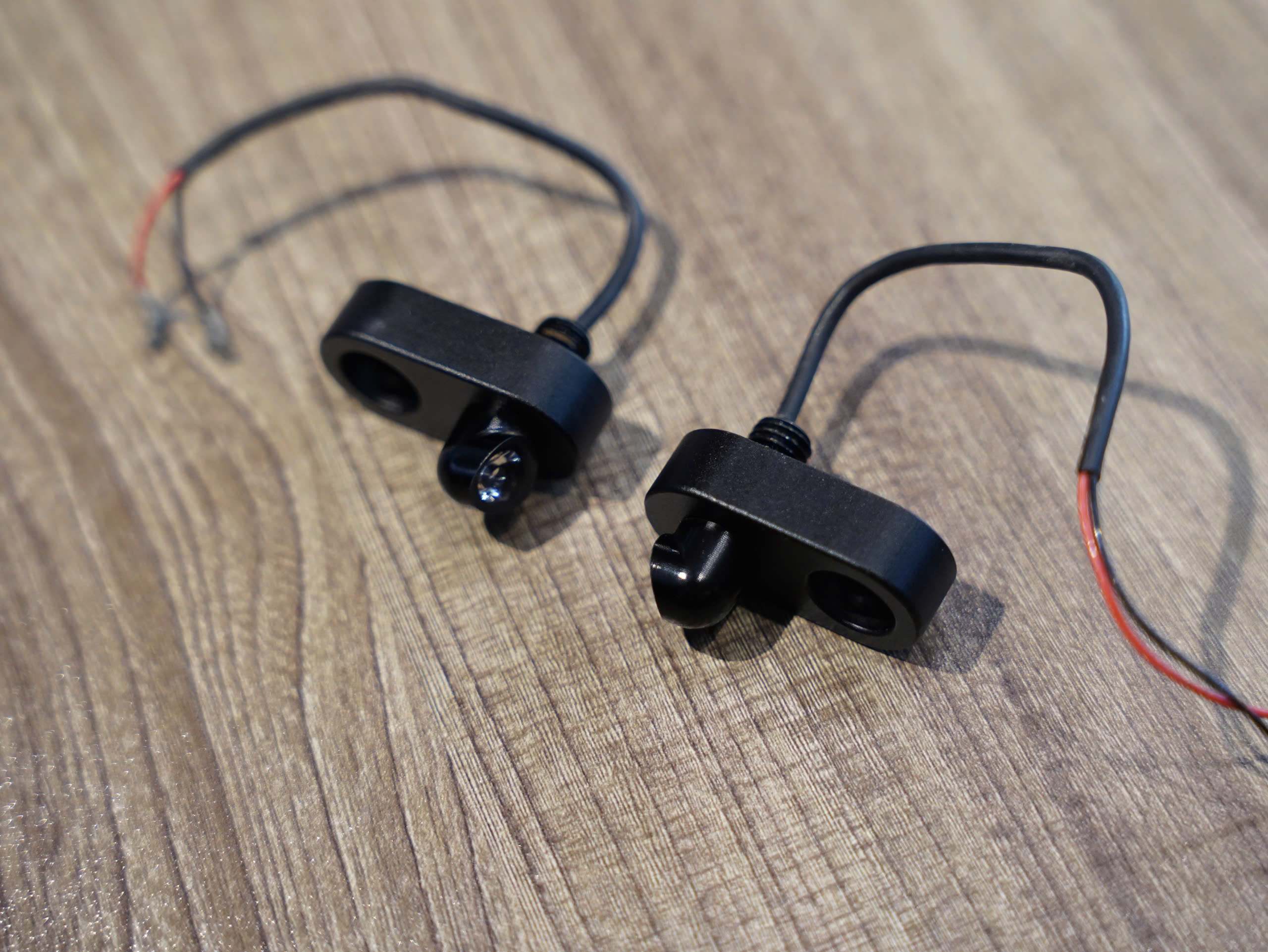 Cặp xi nhan motogadget Tens1 kèm pat - 287