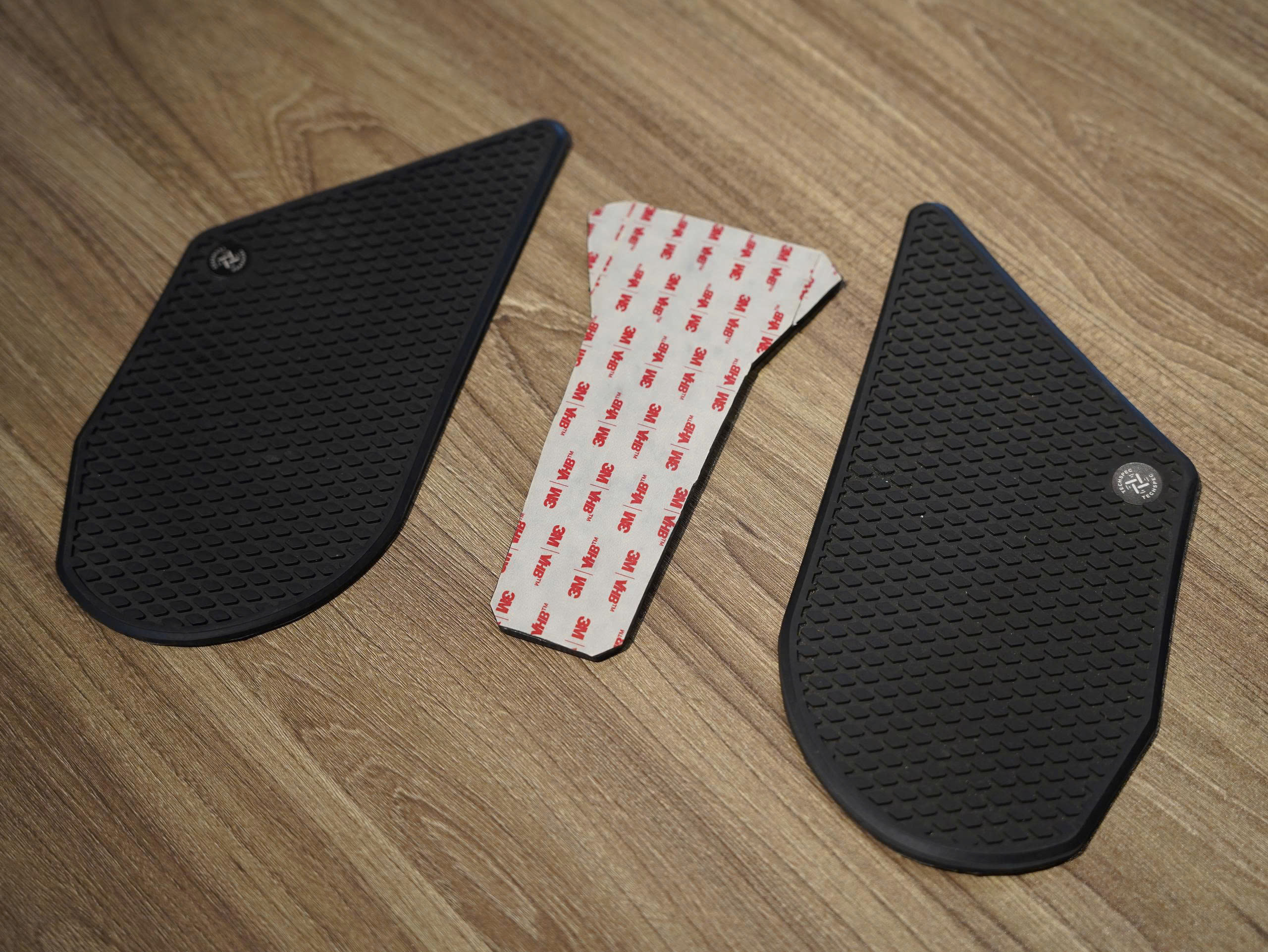 Bộ cao su bảo vệ bình xăng TechSpec - 402