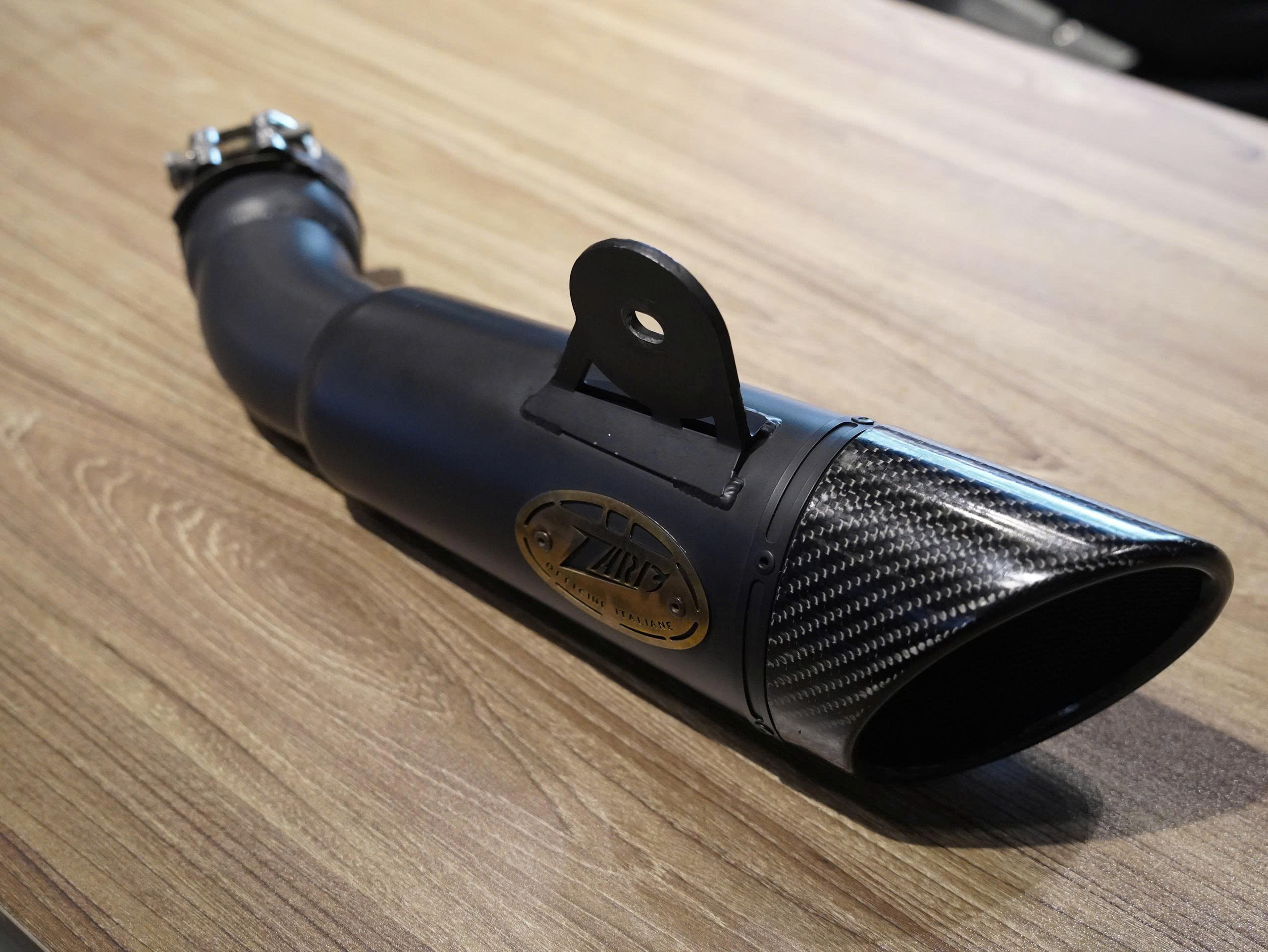 Pô Zard slip on GP Black (carbon endcap) cho BMW RNineT - 426 KG