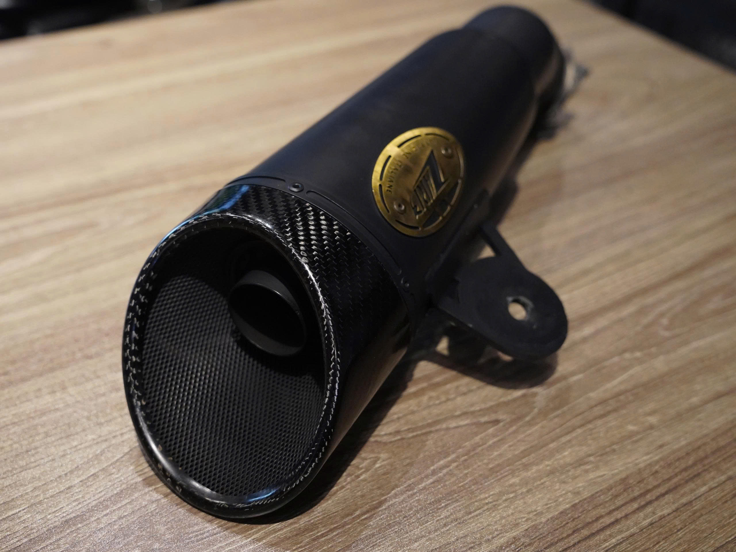 Pô Zard slip on GP Black (carbon endcap) cho BMW RNineT - 426 KG