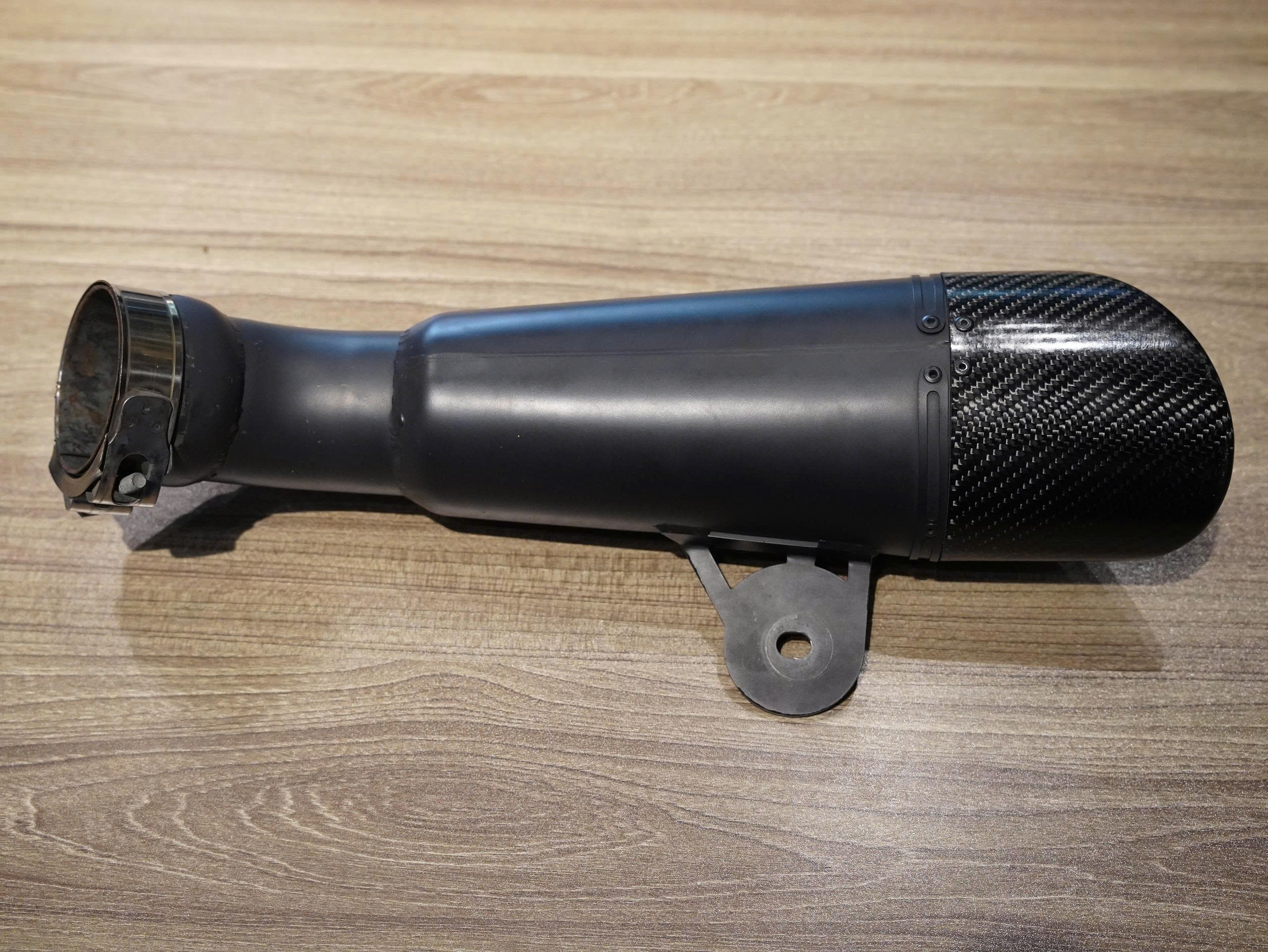 Pô Zard slip on GP Black (carbon endcap) cho BMW RNineT - 426 KG