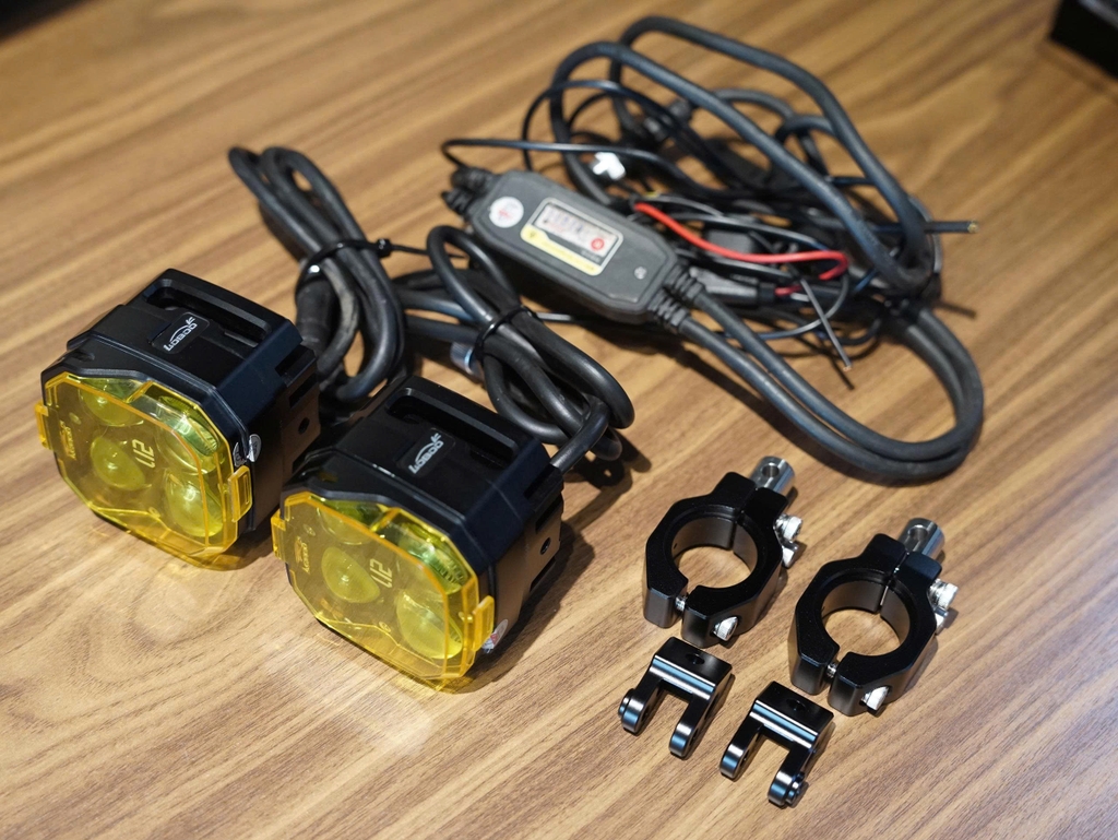 Cặp đèn Loboo L12 Pro (black) - 511 KG