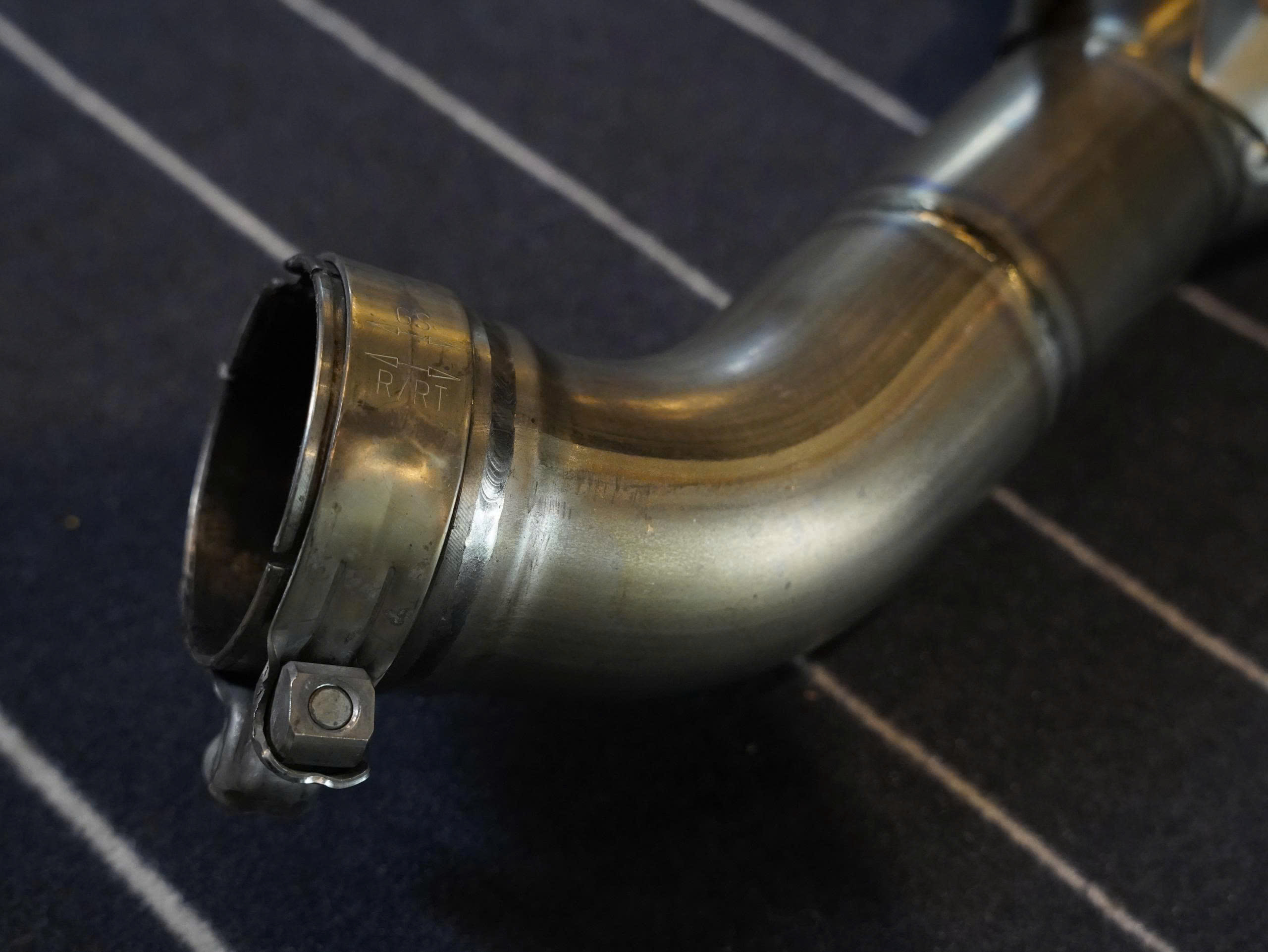 Cổ pô Titanium Akrapovic cho BMW RNineT (14-21) - 457 KG
