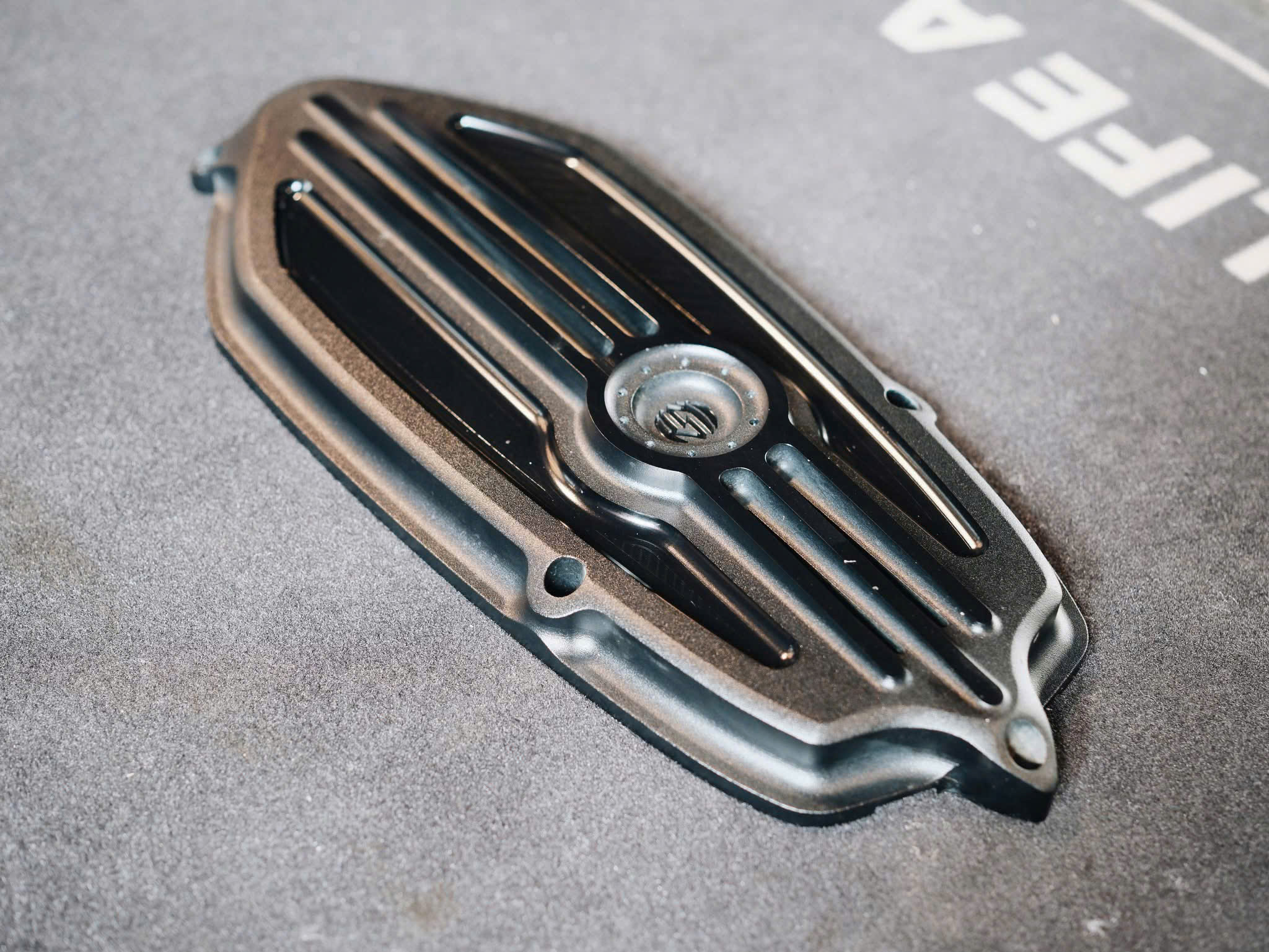 Ốp bụng trước Roland Sands Design cho Bmw RnineT - 458 KG