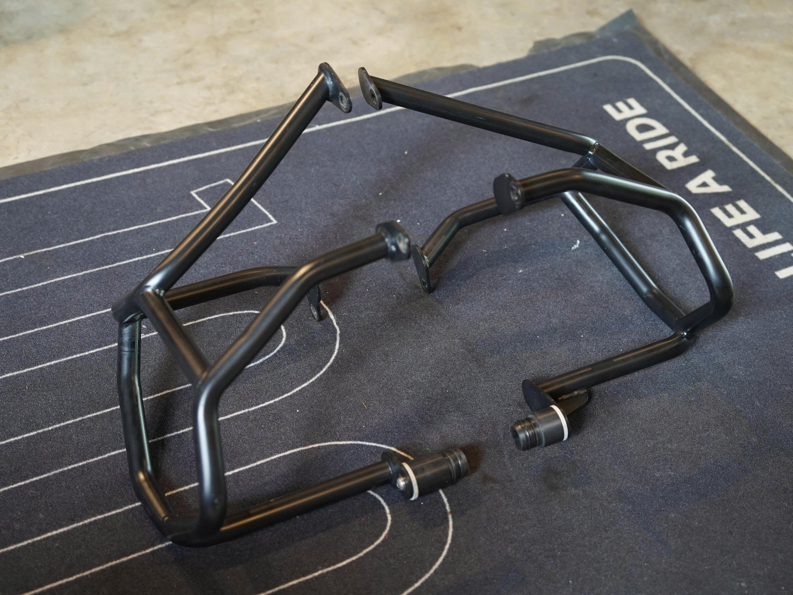 Chống đổ Touratech cho BMW GS1250 - 462 KG