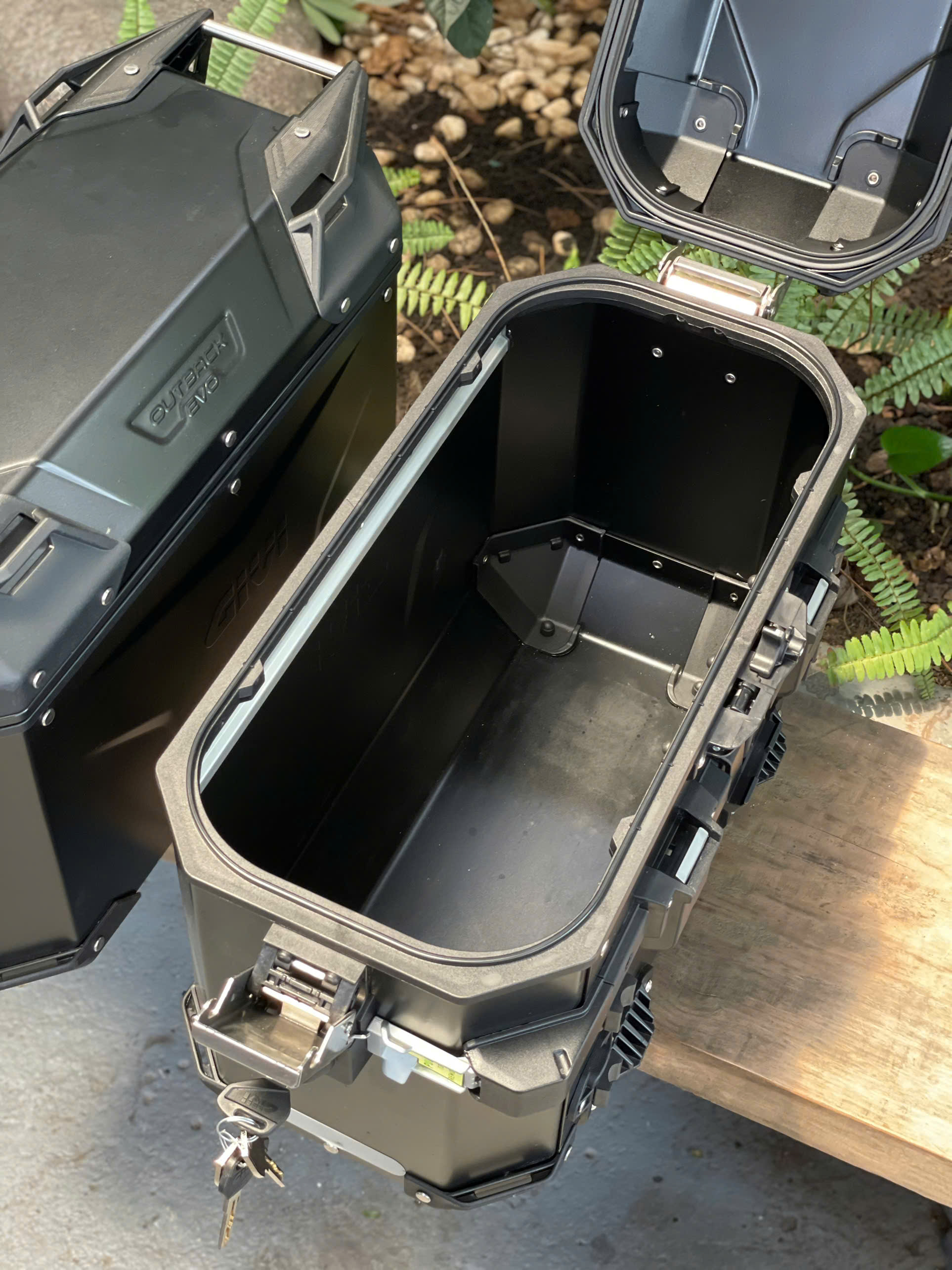 (Hàng Lướt) Thùng nhôm Givi 37L Outback Evo
