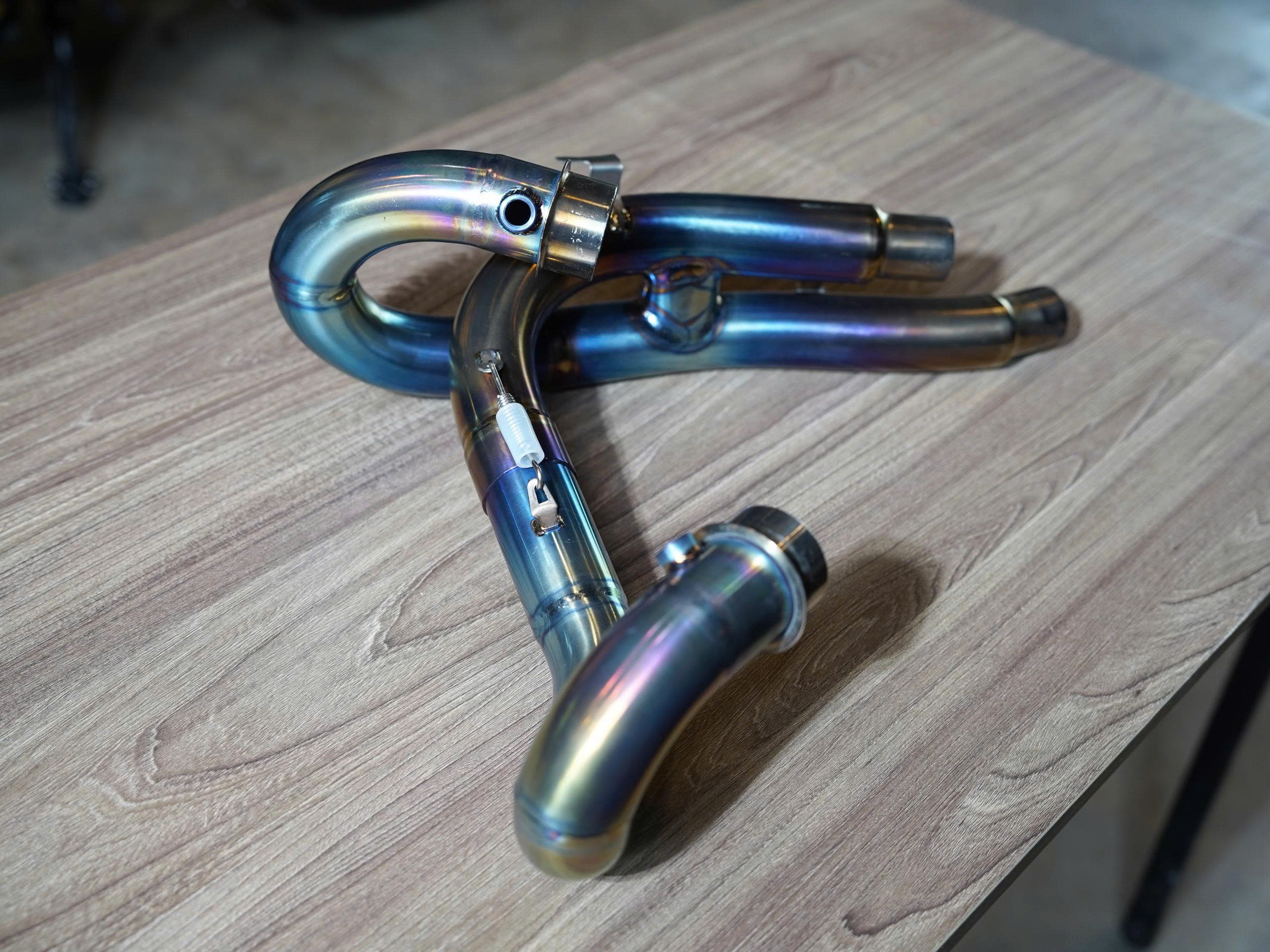 Cổ pô titan custom cho Triumph Scrambler 1200 - 481 KG