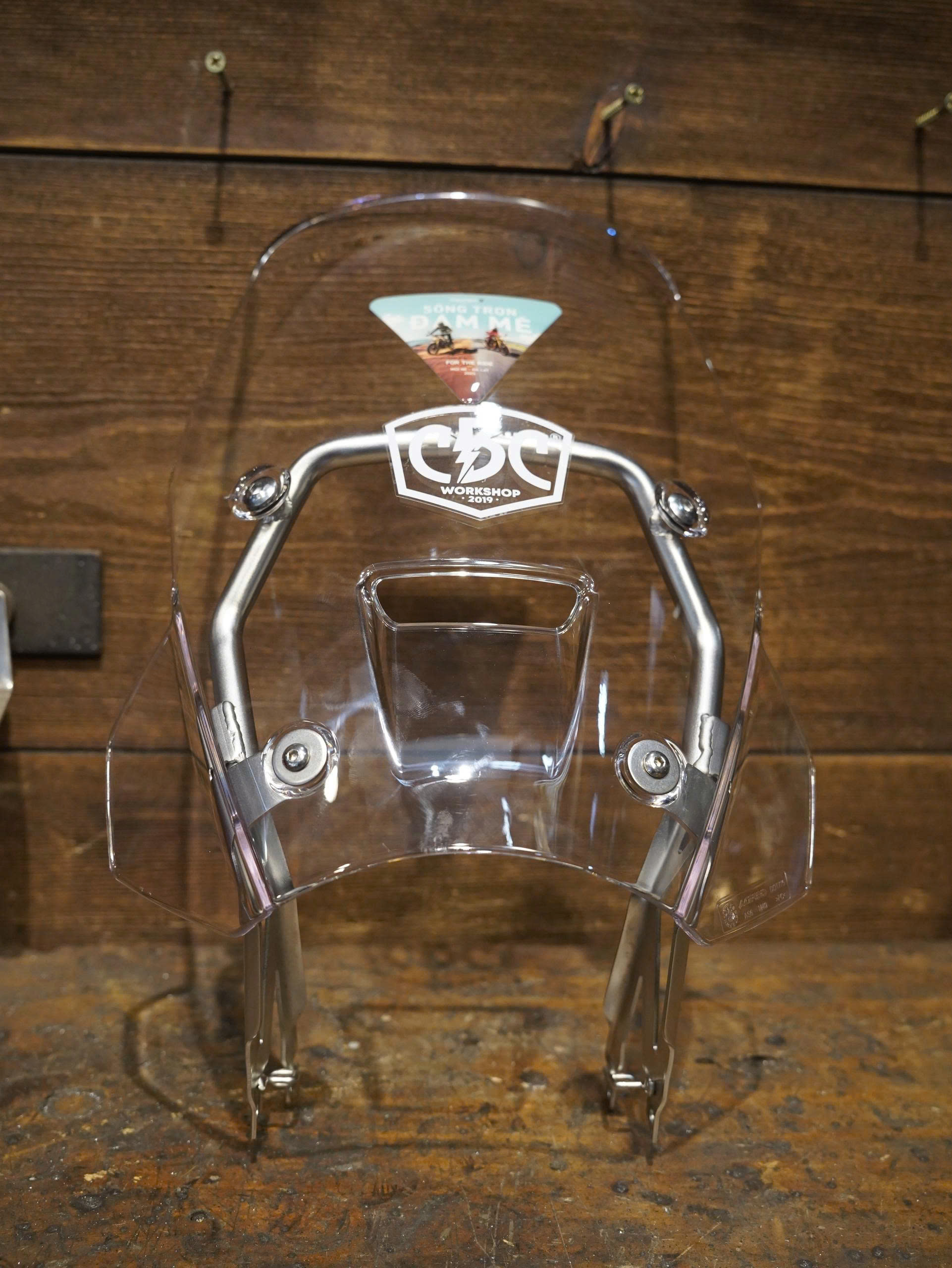 Kính gió Triumph Scrambler 1200 màu bạc - 480 KG