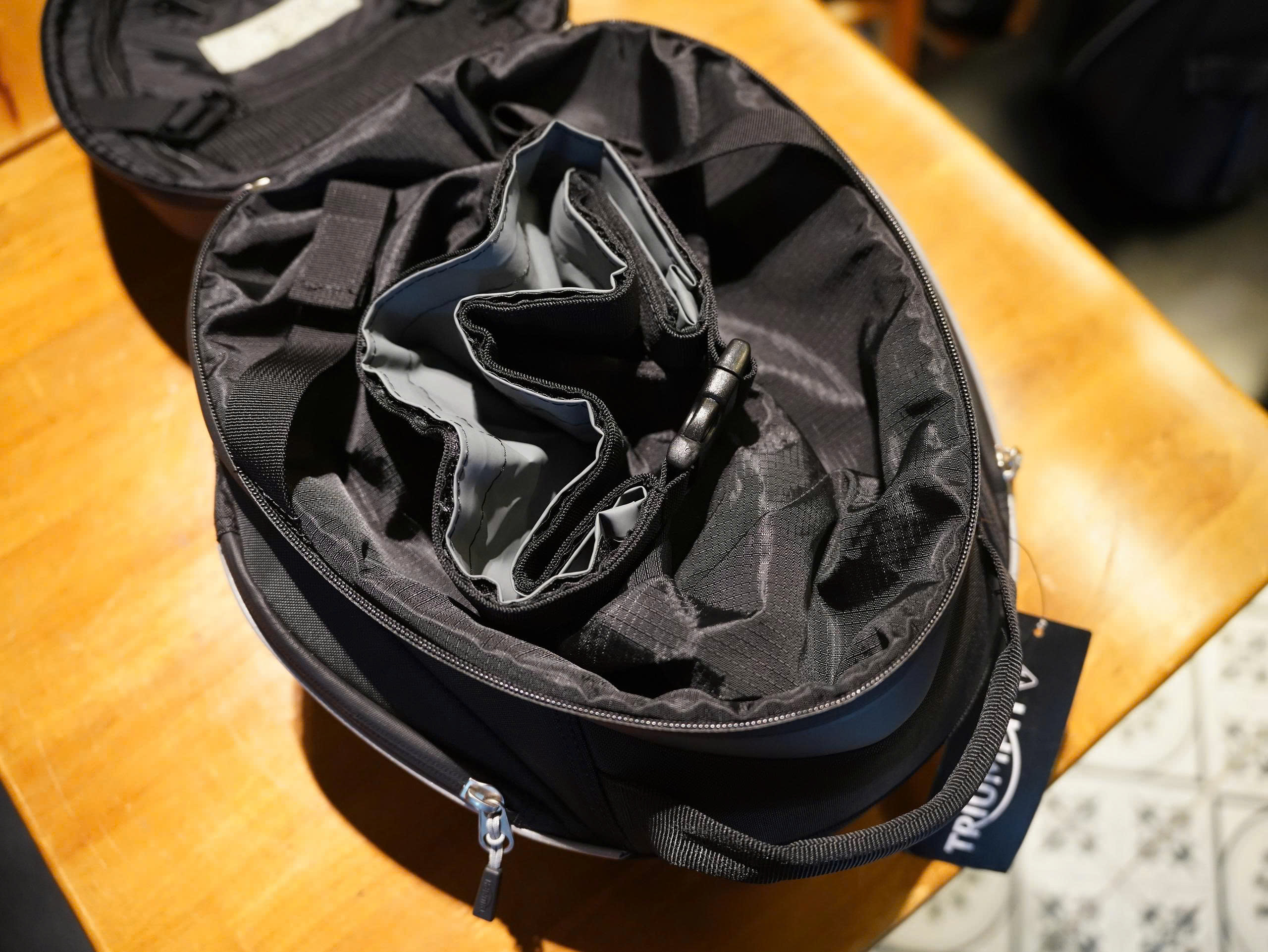 Túi bình xăng Triumph Trident 660 chính hãng Triumph - 485