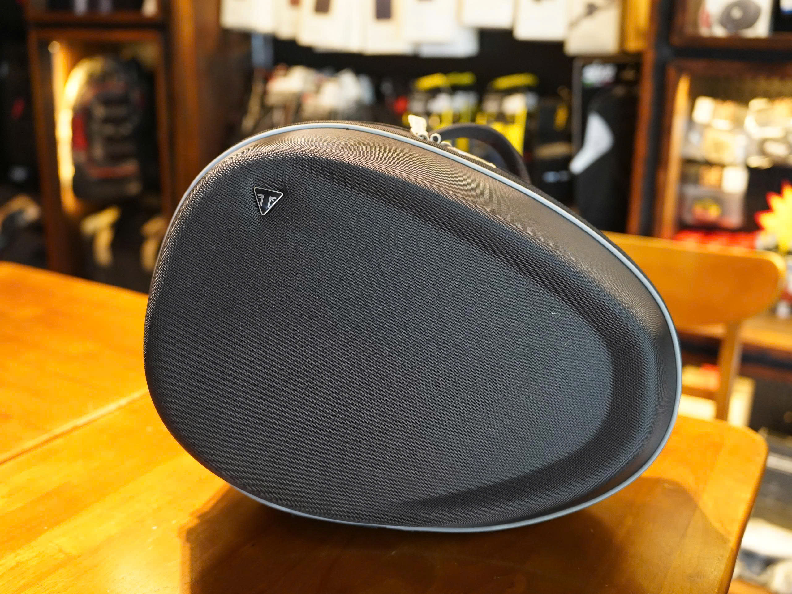 Túi hông chính hãng Triumph (bên trái) - 486