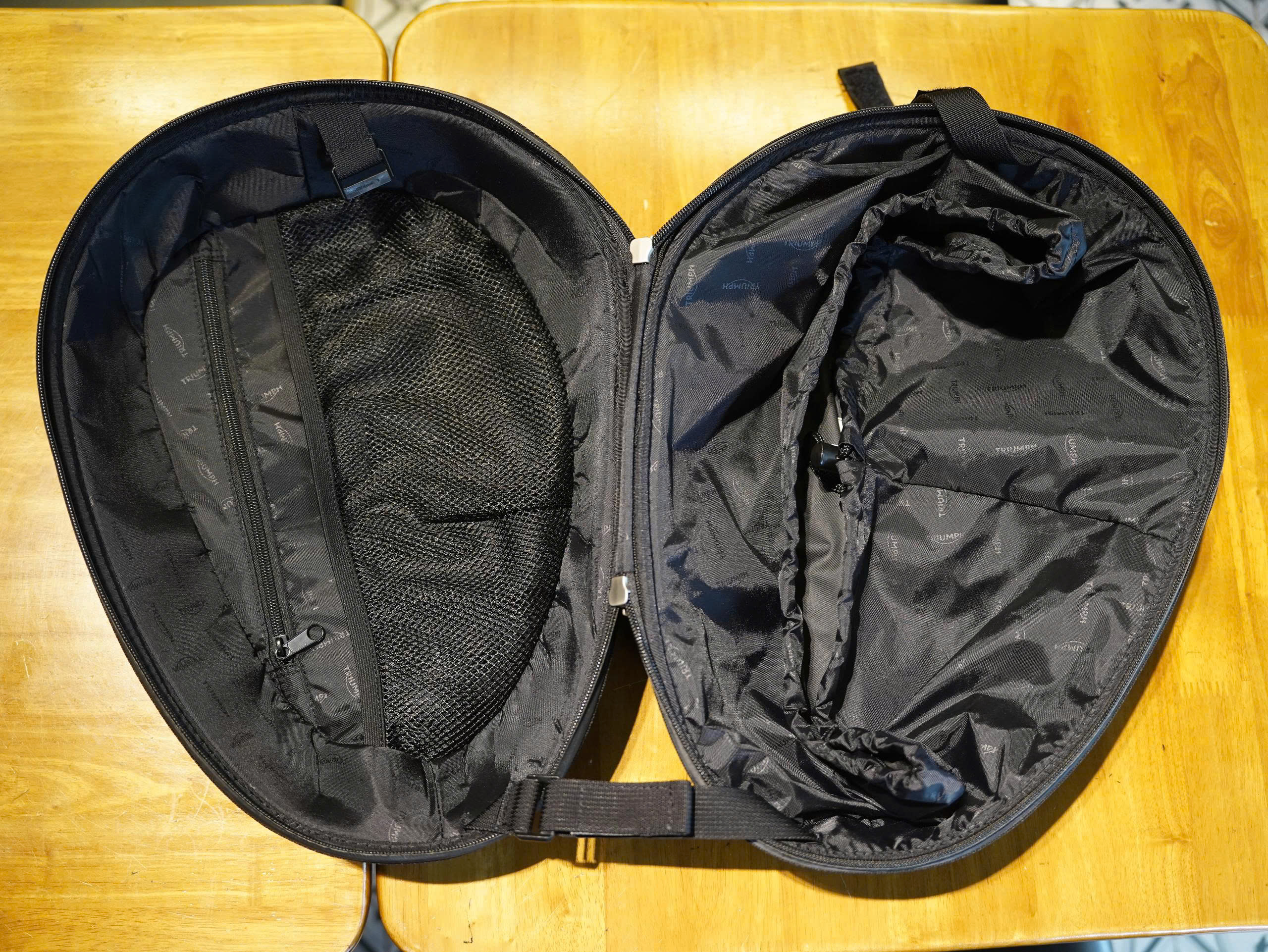 Túi hông chính hãng Triumph (bên trái) - 486