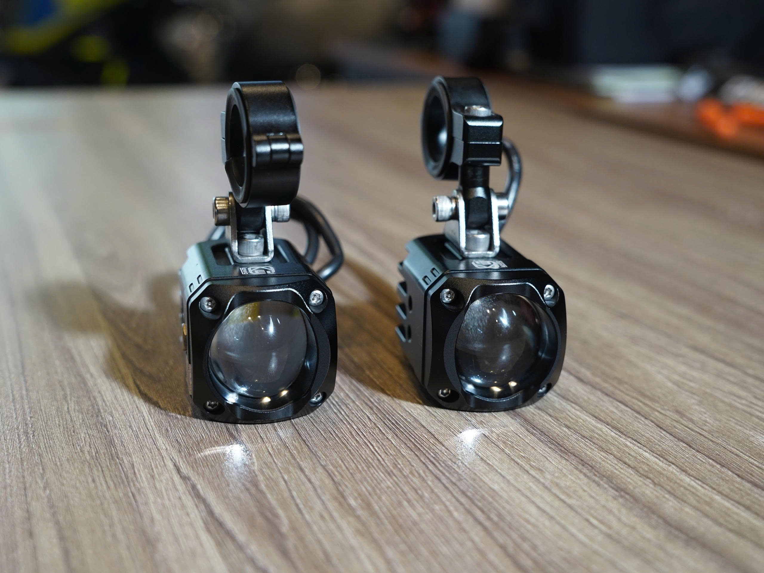 Cặp đèn Kewig K11 - 489