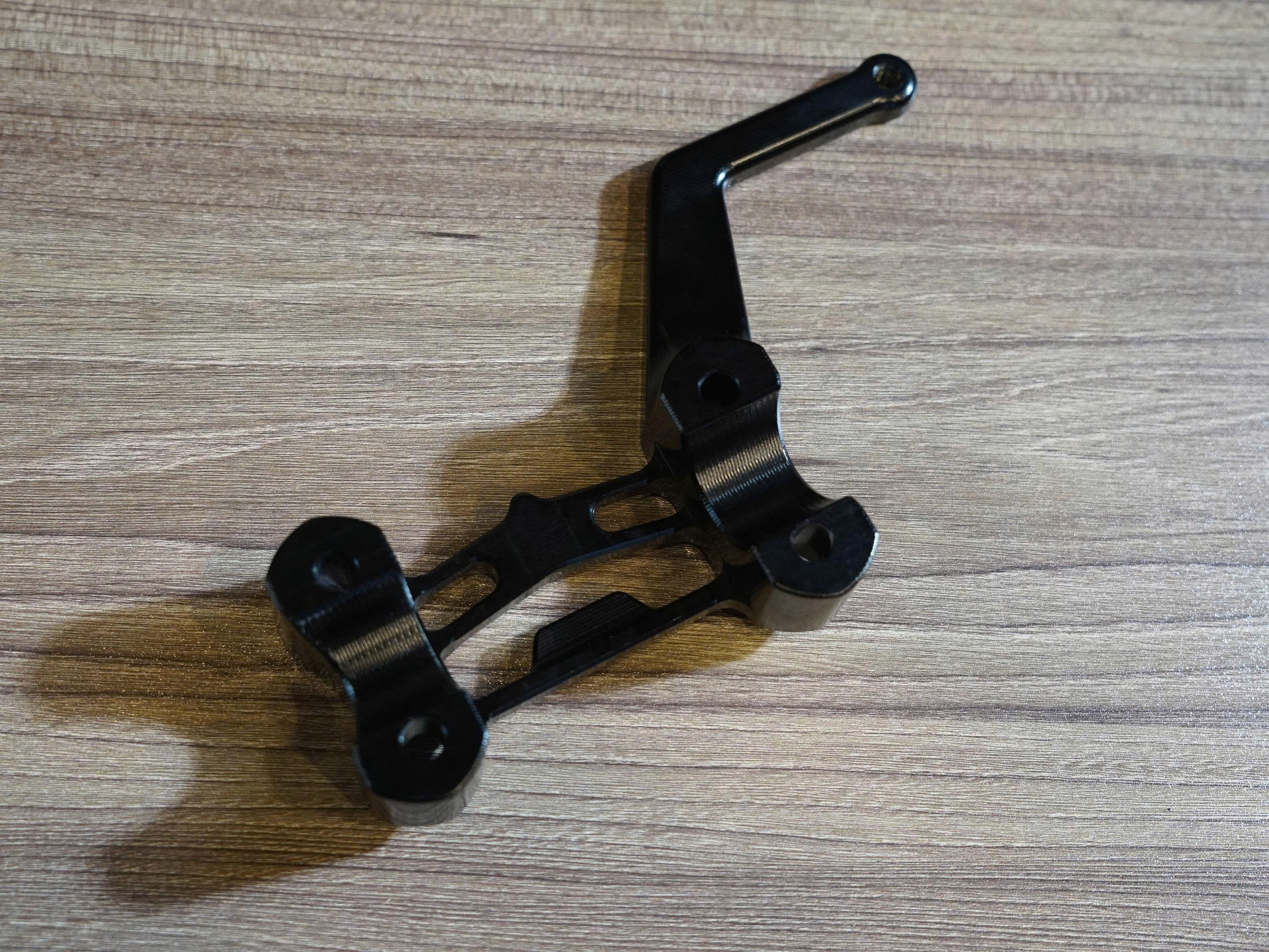 Pát trợ lực CNC cho Triumph Street Triple - 490