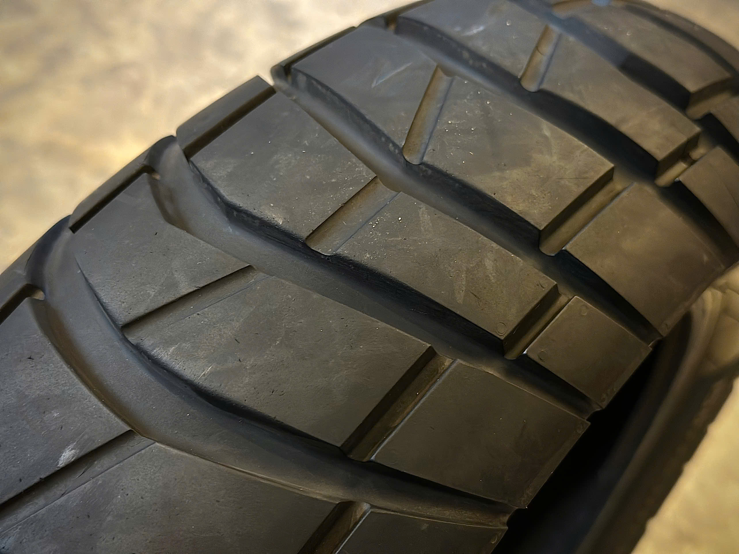 Cặp vỏ Metzeler Karoo Street tháo xe Triumph Scrambler 1200X - 501 KG