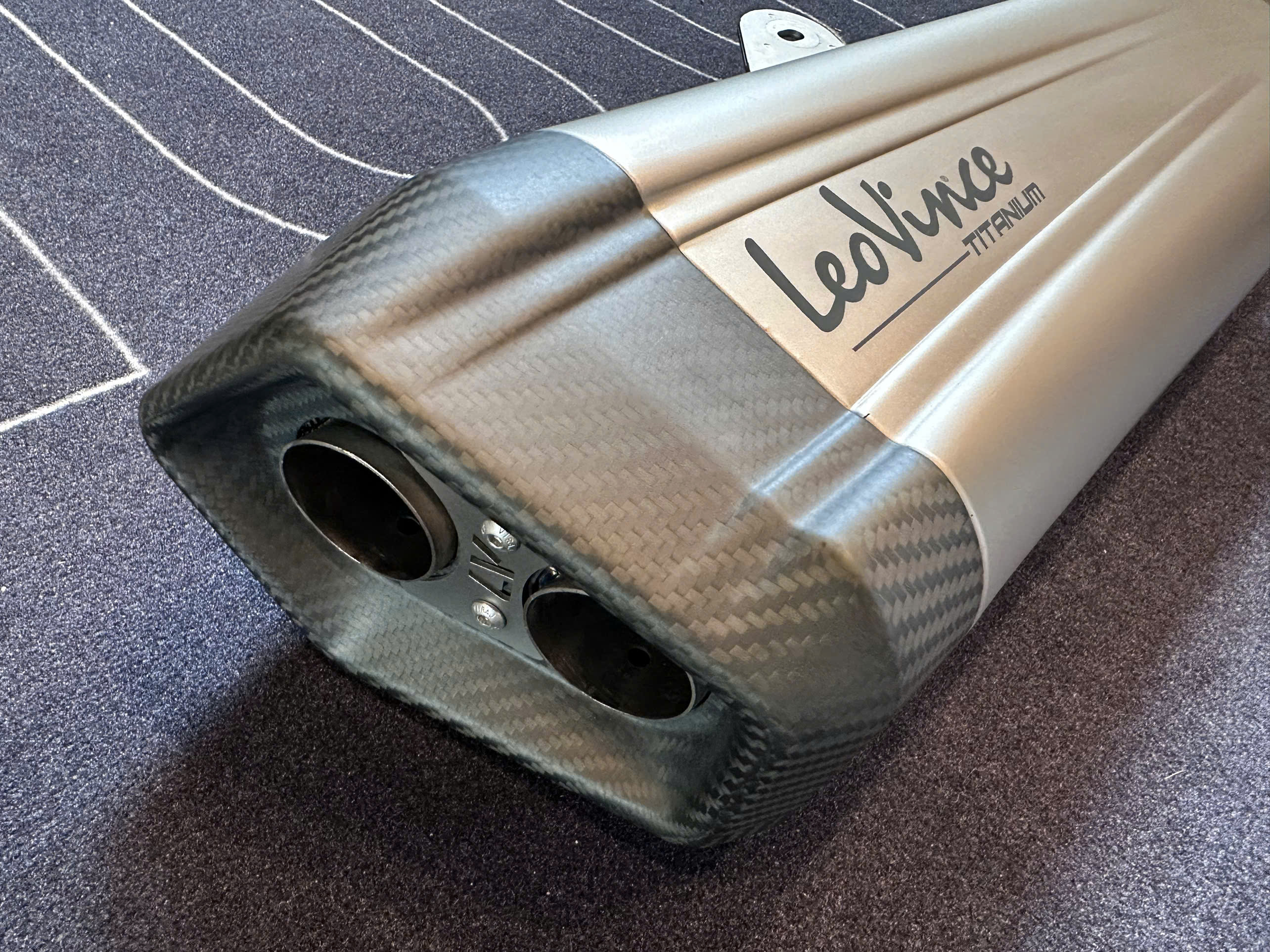 Pô LeoVince Slip On Lv-12 cho Bmw Gs/Gsa 1250 Titanium - 506