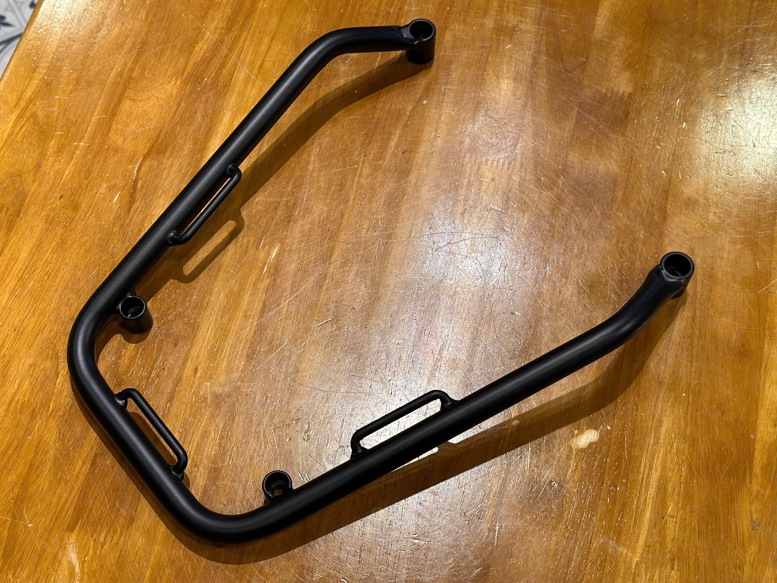 Tay dắt Unit Garage cho BMW GS1250 màu đen mờ - 526KG