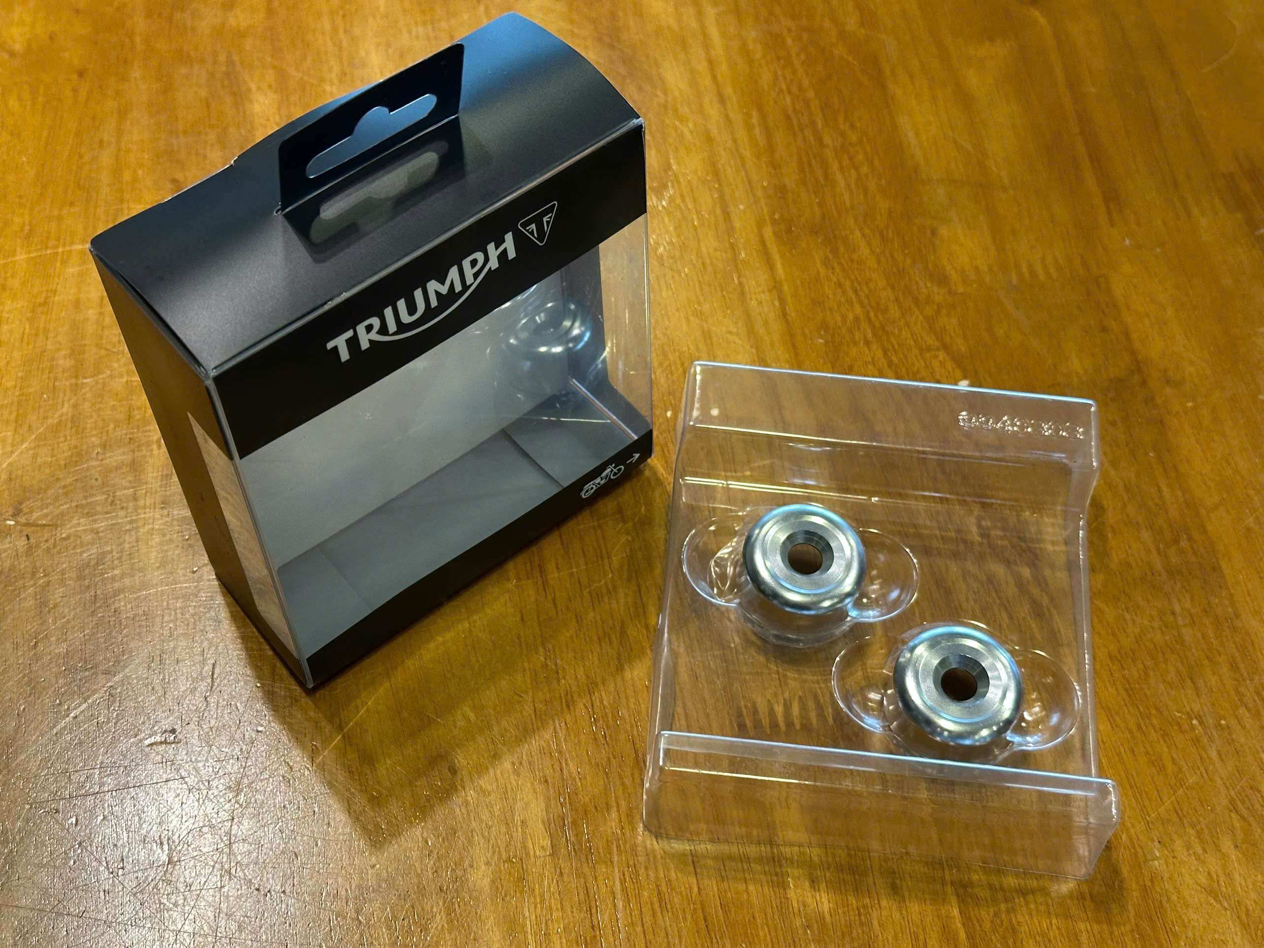 Gù tay lái zin Triumph T100/T120/Street Twin - 537 KG