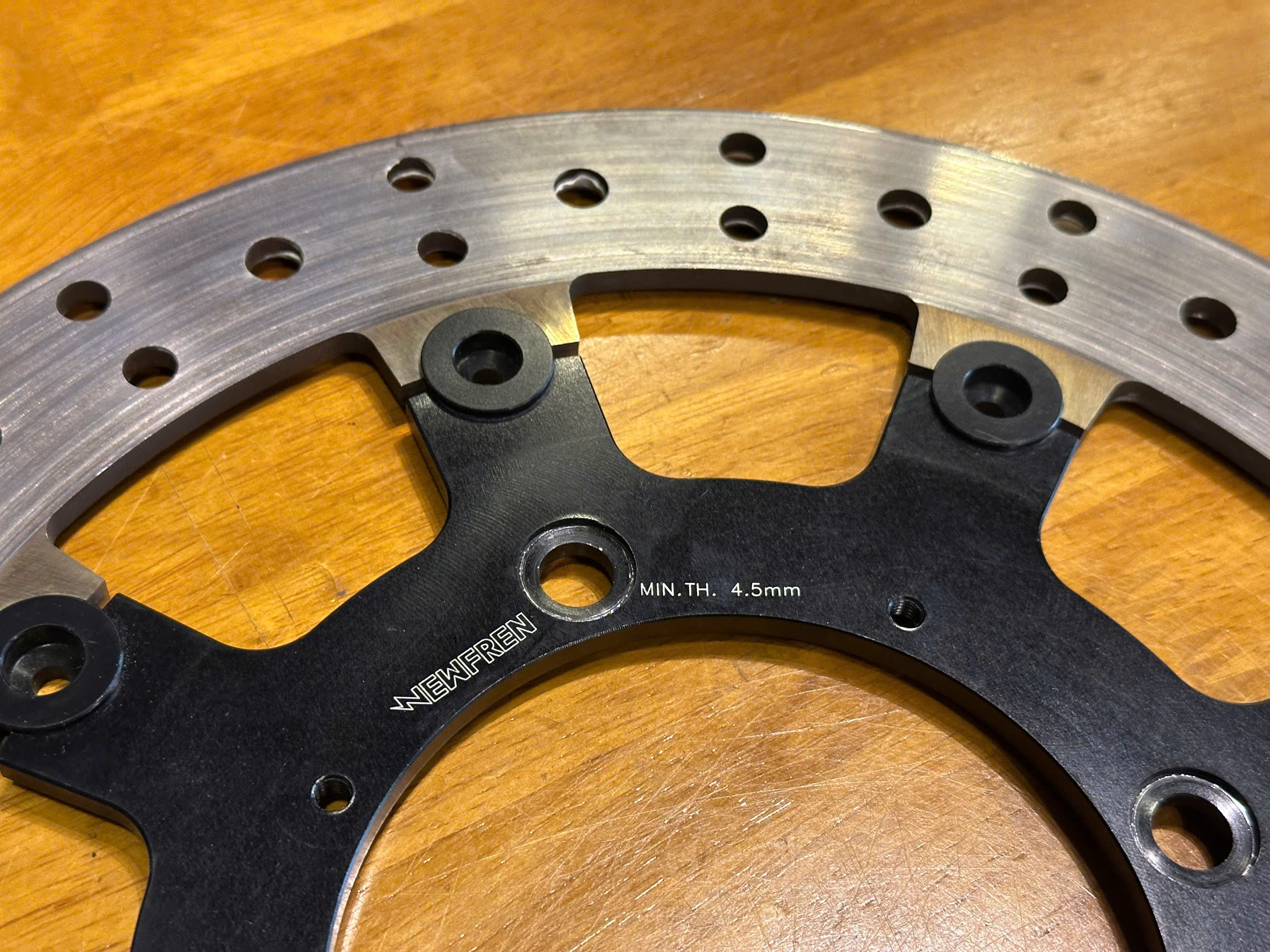 Bộ heo sau Brembo 4 pis + đĩa Newfen của Free Spirit cho Triumph Street Twin. Speed Twin 900 - 541