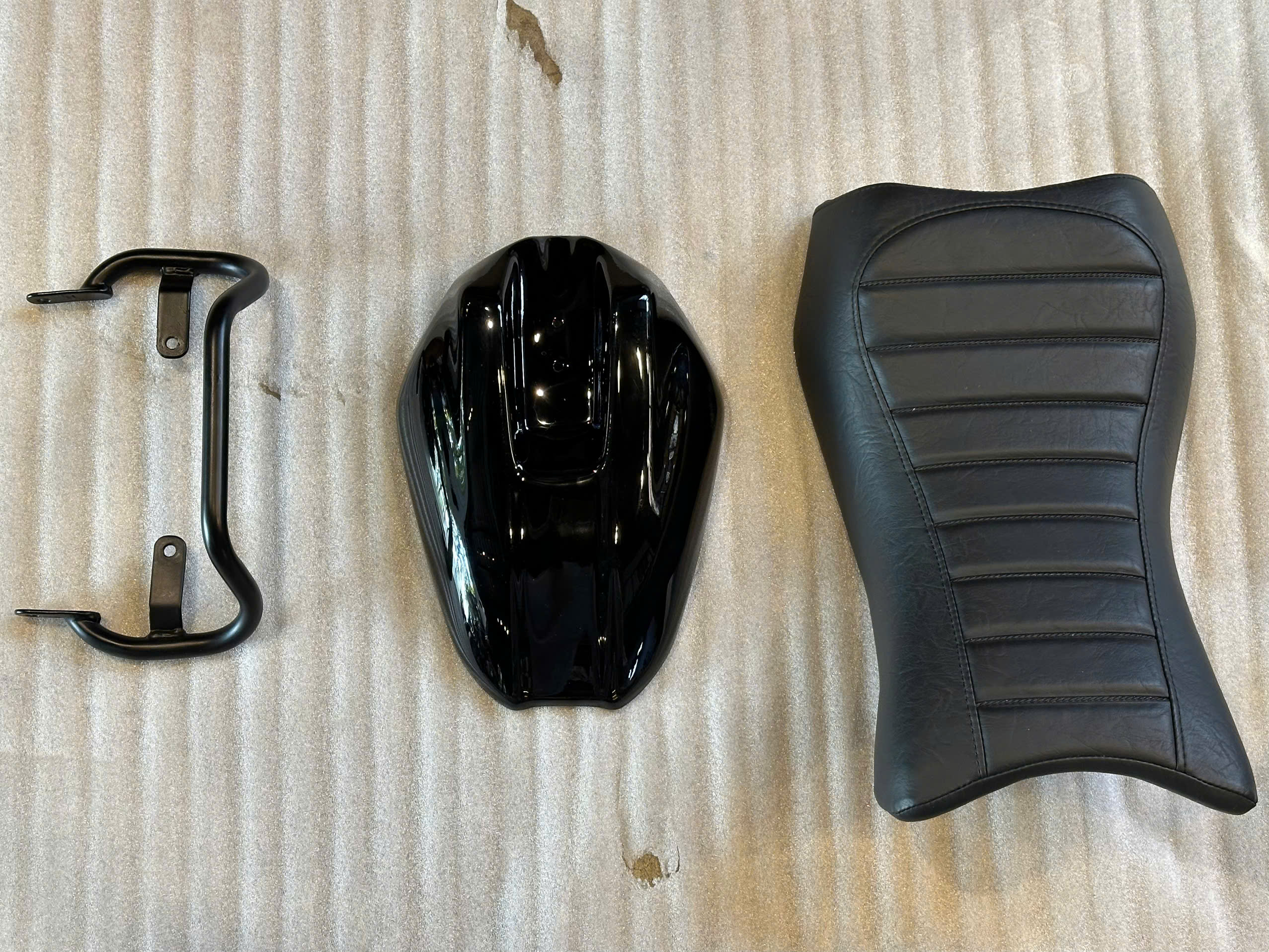 Full bộ kit yên solo, ốp yên sau, tay dắt cho BMW R ninet - 542 KG