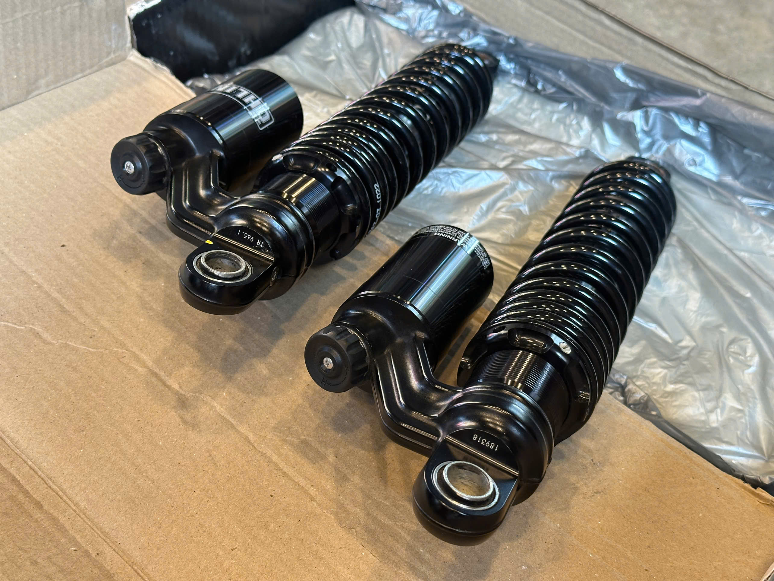 Phuộc Ohlins Blackline TR965 custom cho Triumph Speedtwin/T100 - 544